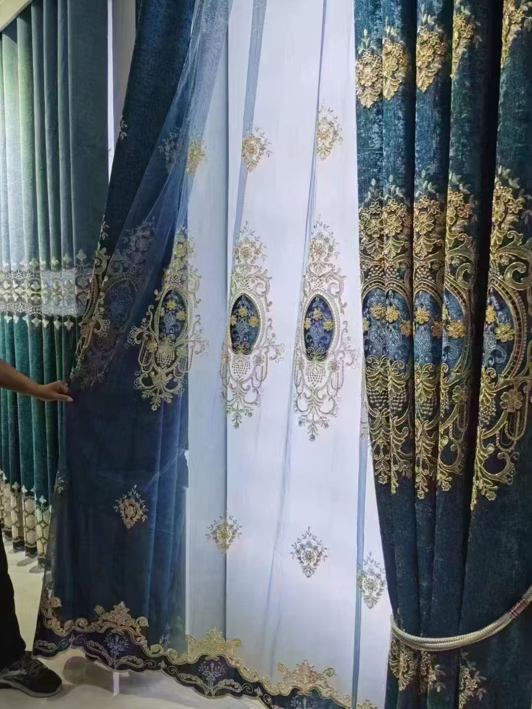 【HD-8】Luxury European Style Purple Blue Flora Pattern Chenille Embroidered Curtain Fabrics,Soundproof  Customizable Living Room Bedroom Curtains
