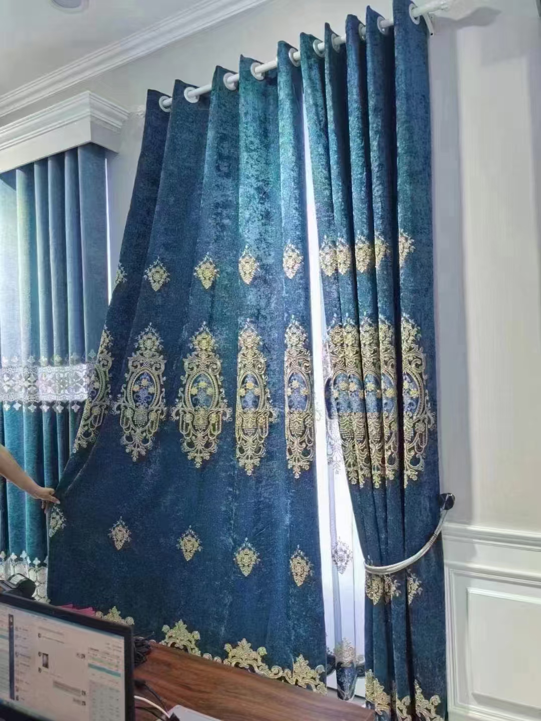 【HD-8】Luxury European Style Purple Blue Flora Pattern Chenille Embroidered Curtain Fabrics,Soundproof  Customizable Living Room Bedroom Curtains