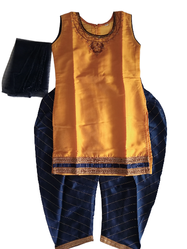 Traditional Indian Salwar Suit, Size 24 (4 years)