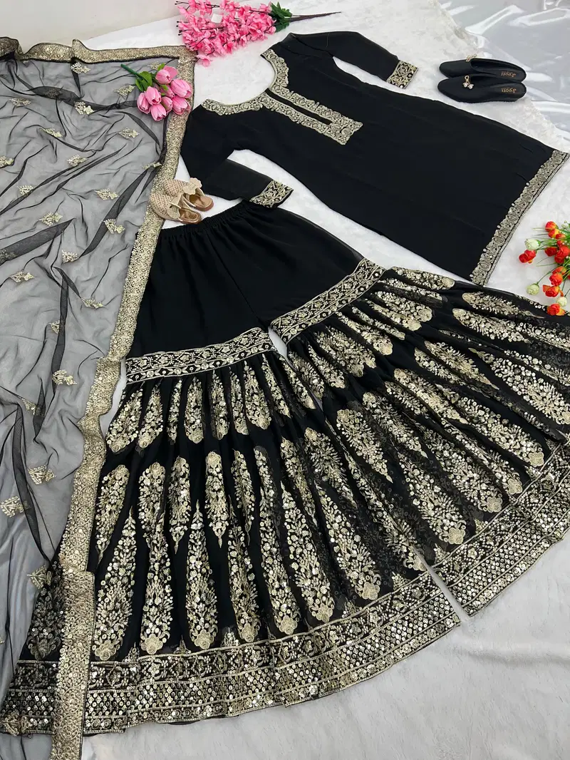 Beautiful Sharara suit , size 42/43