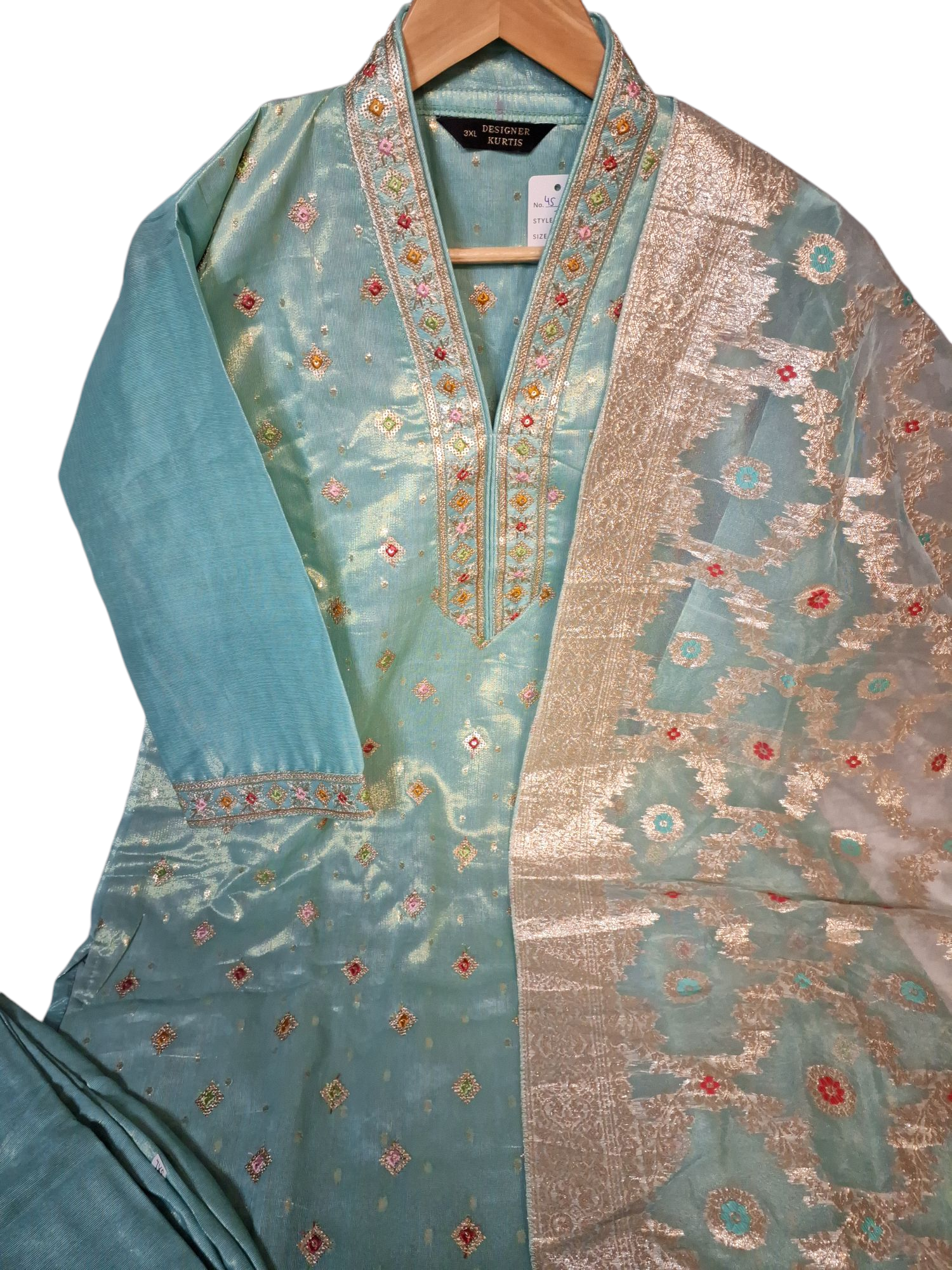 Elegant hand Embroidered Suit, size 44, 46 and 48