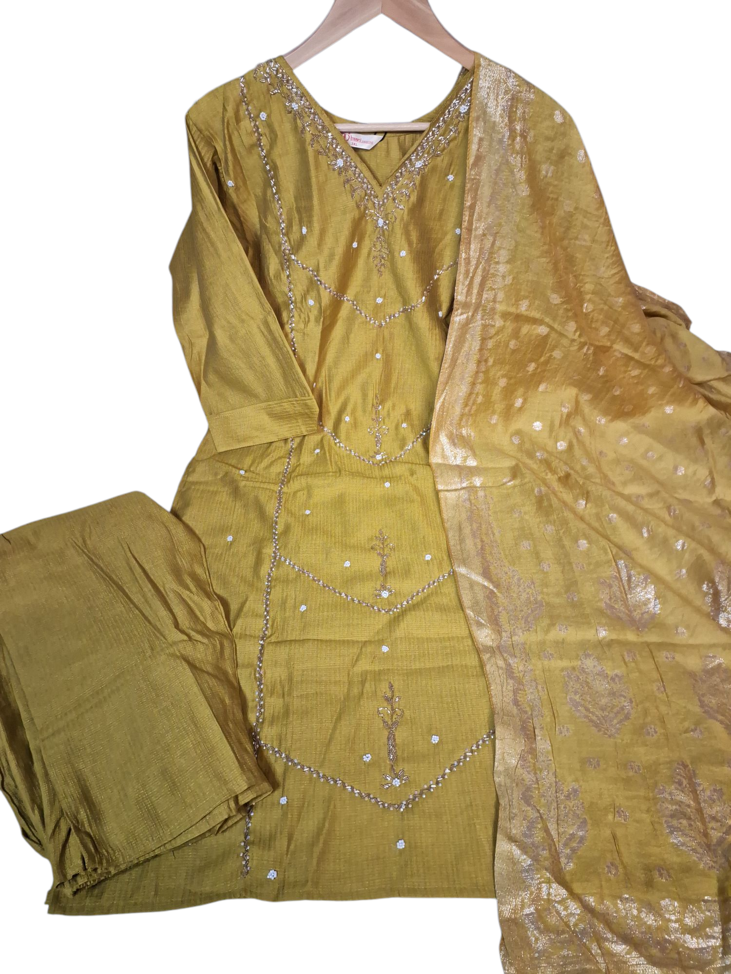 Elegant hand Embroidered Suit, size 46, 48 and 50