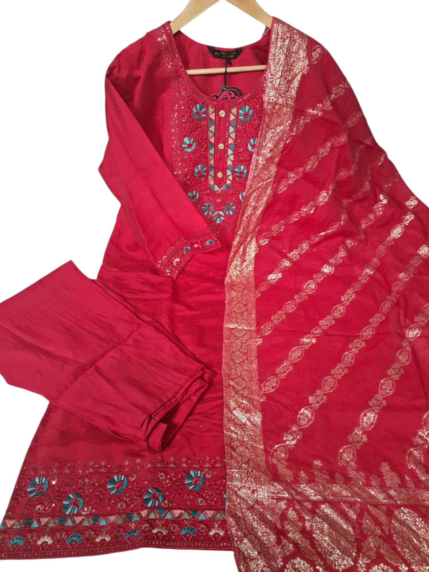 Elegant hand Embroidered Suit, size 46, 48 and 50