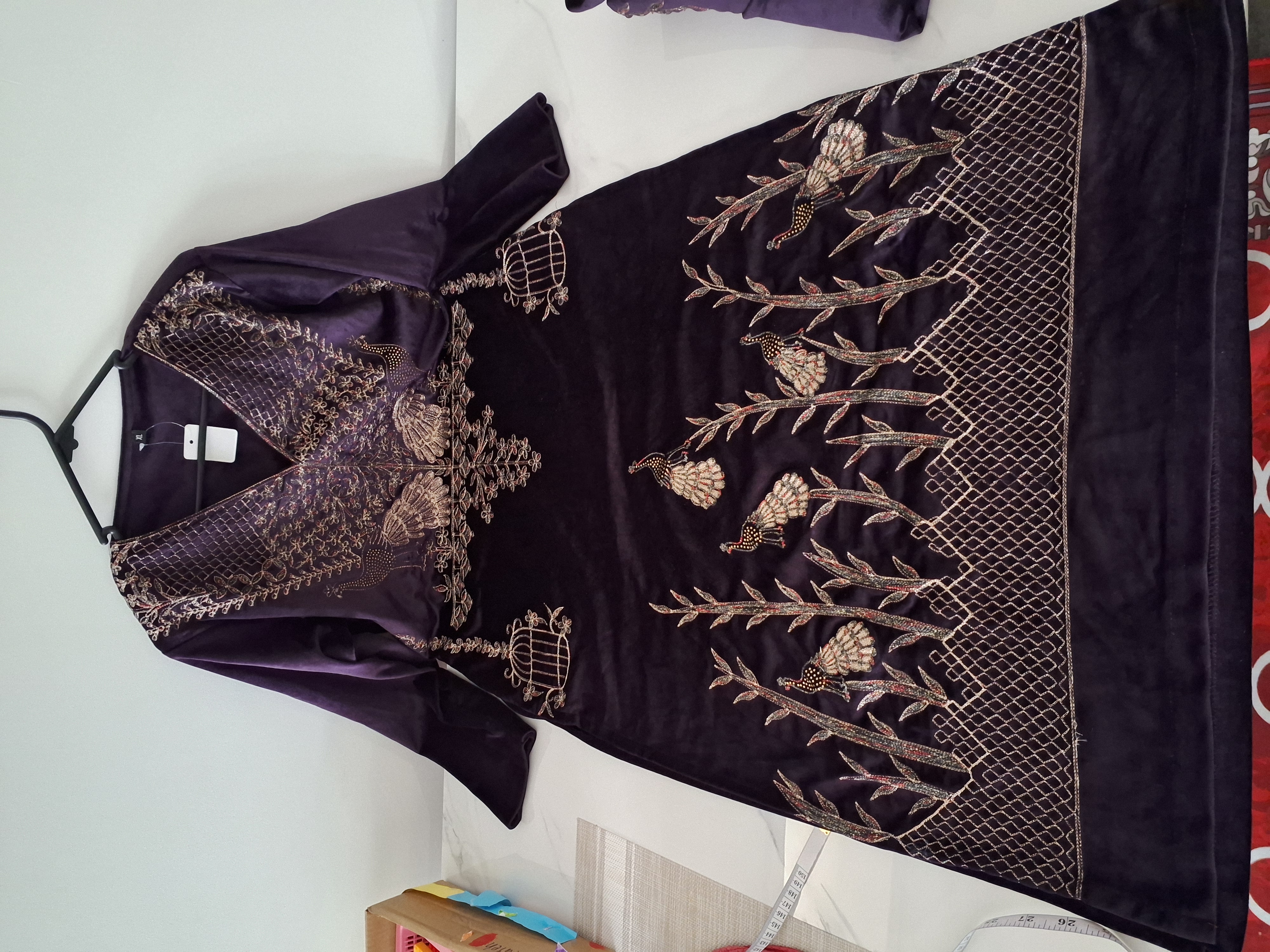 Heavy velvet suit, size 42 ready 