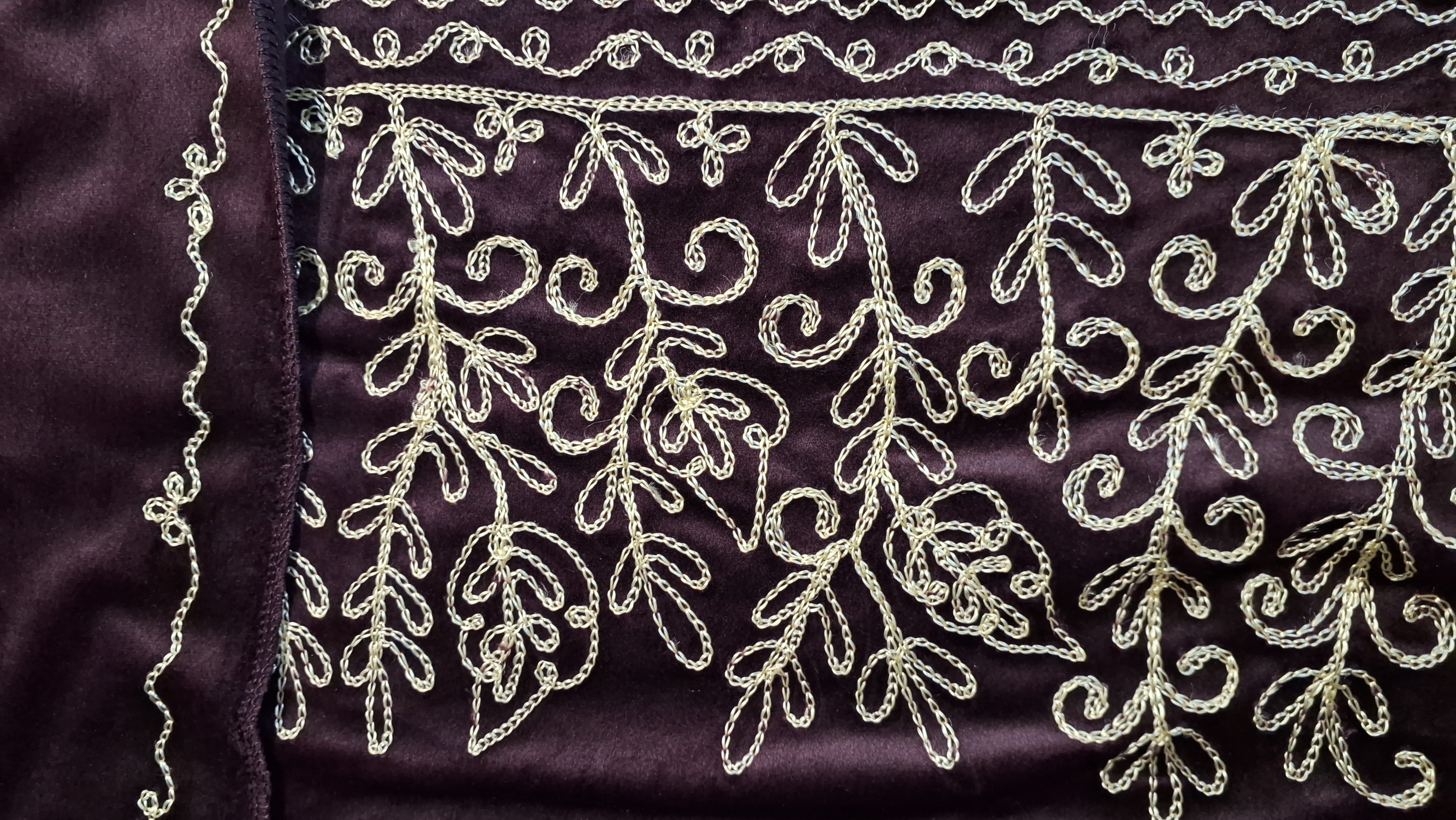 Embroidered Velvet Suit Set size 42-44 