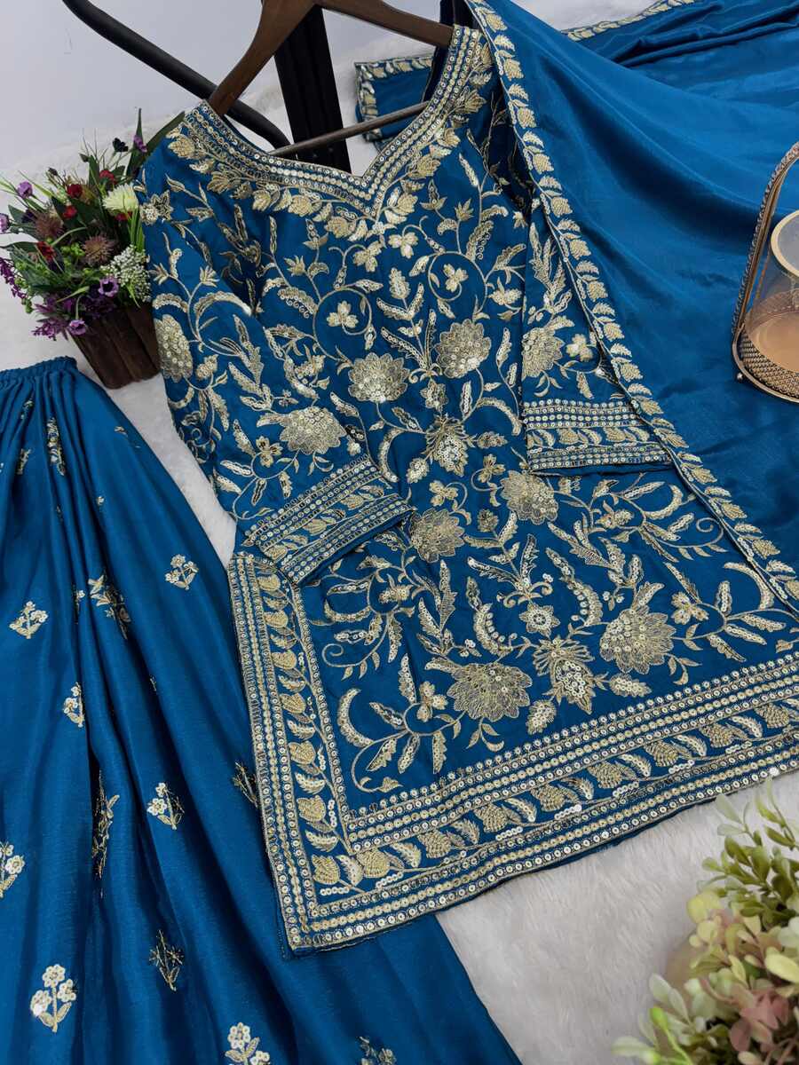 Chinon silk Palazzo suit, sizes 38, 40, 42 and 44 