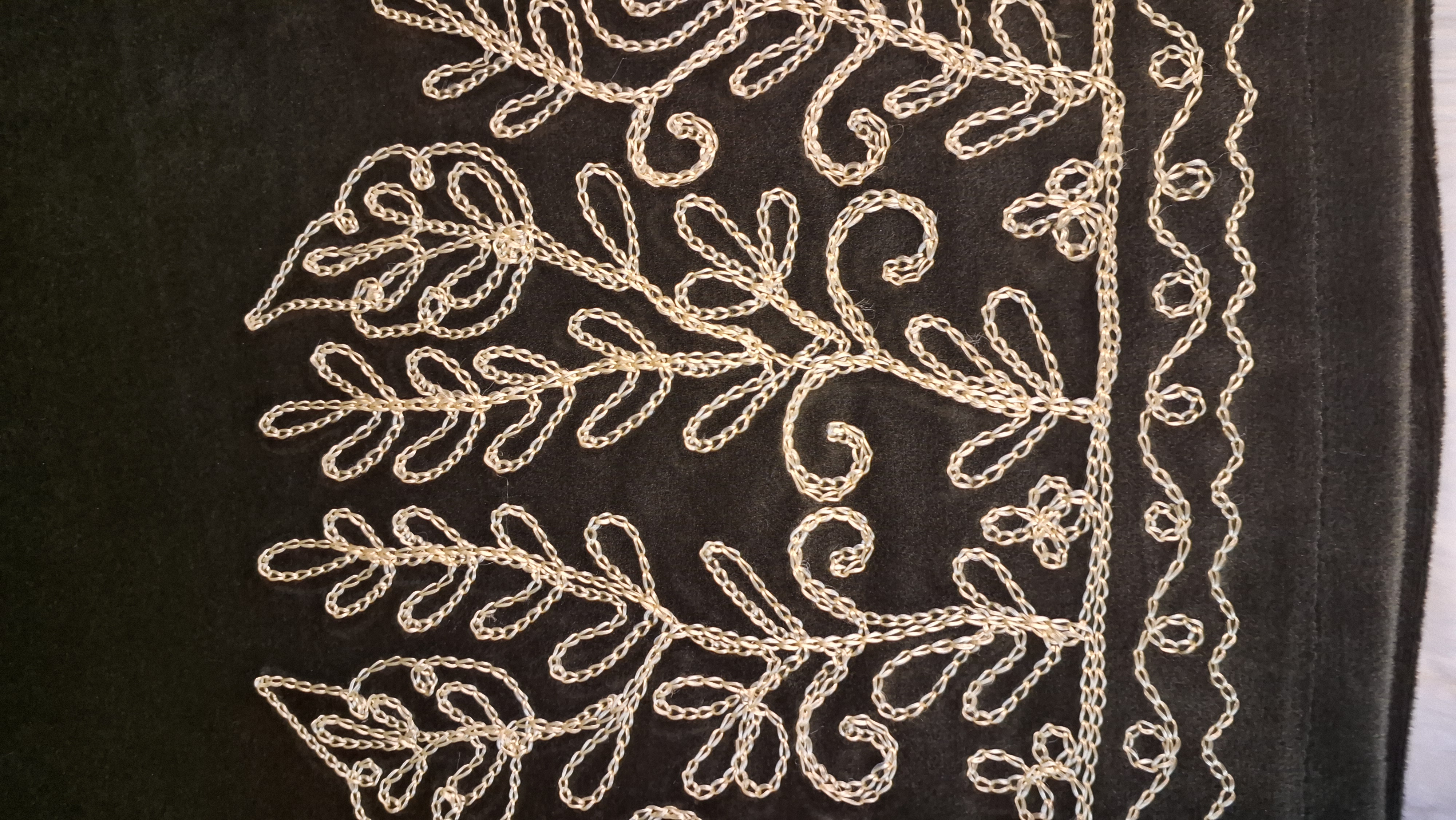 Embroidered Velvet Suit Set size 46