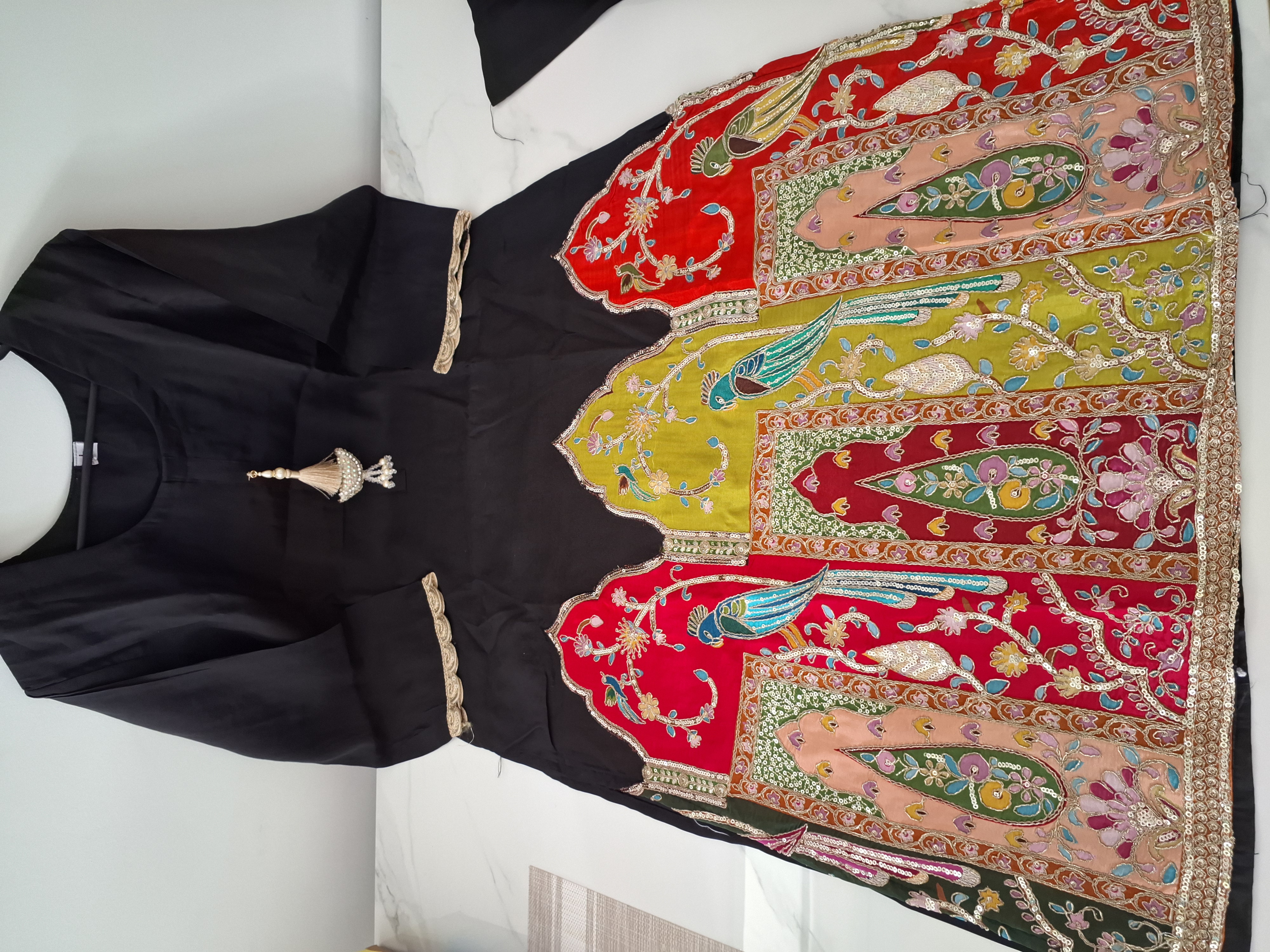 Beautiful black suit, size 40, 42 and 44
