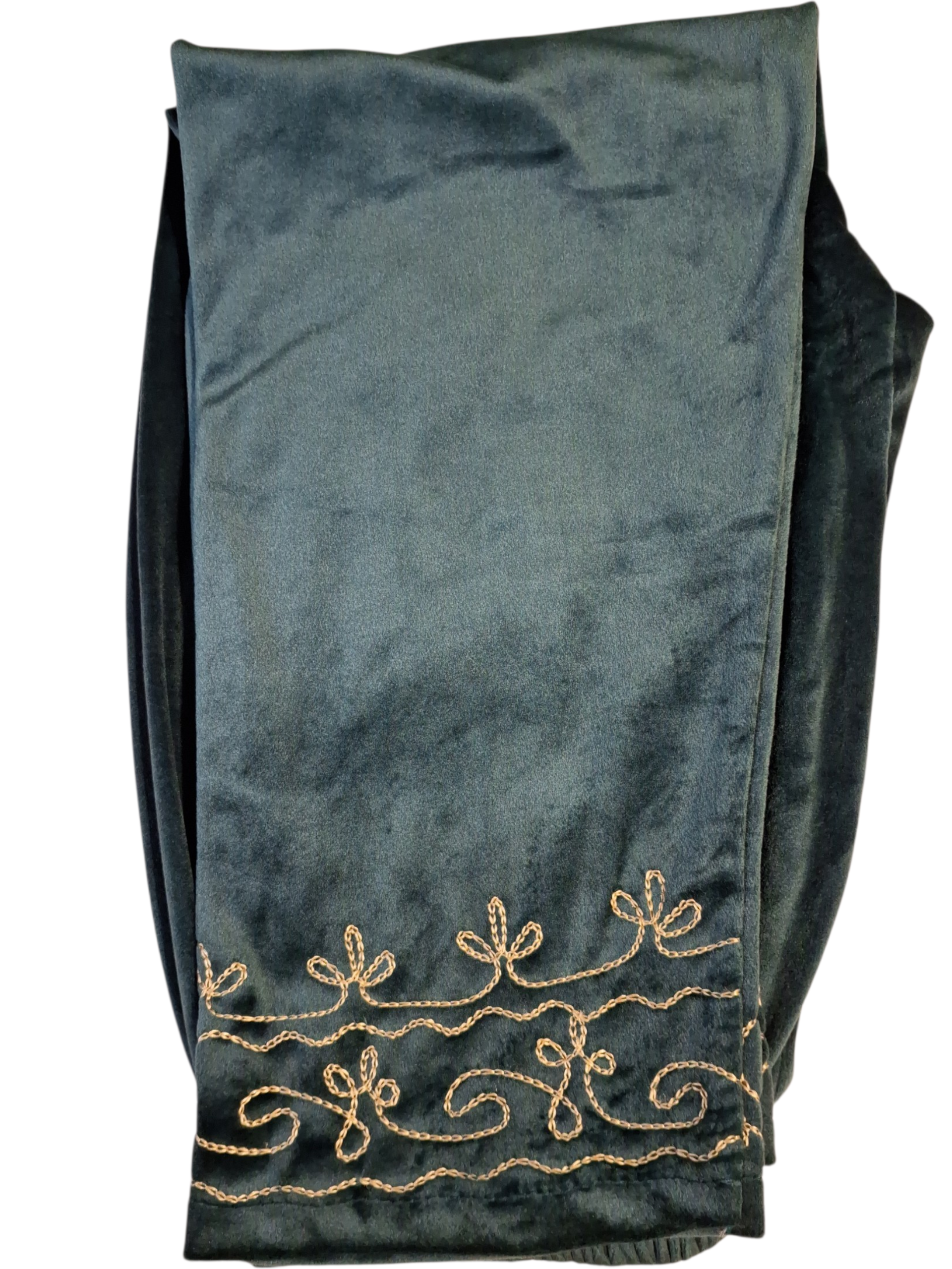 Embroidered velvet suit free size (42 and 44)