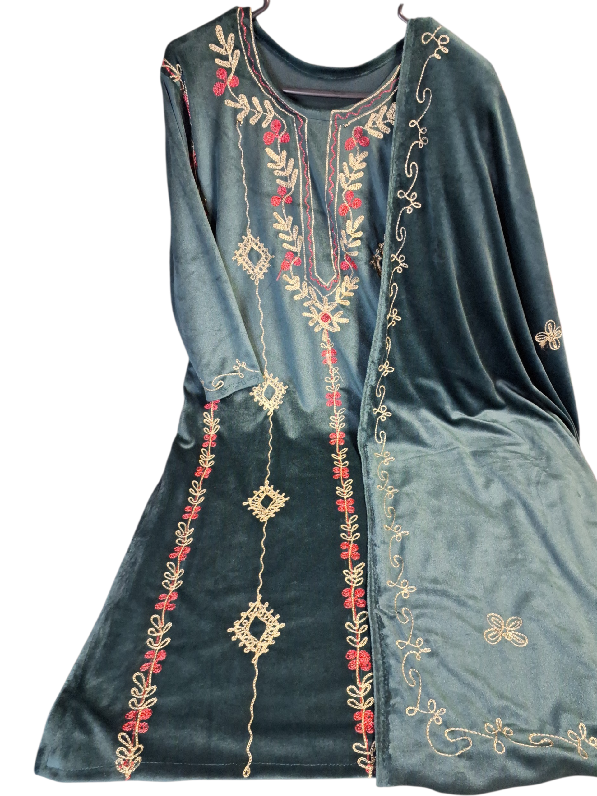 Embroidered velvet suit free size (42 and 44)