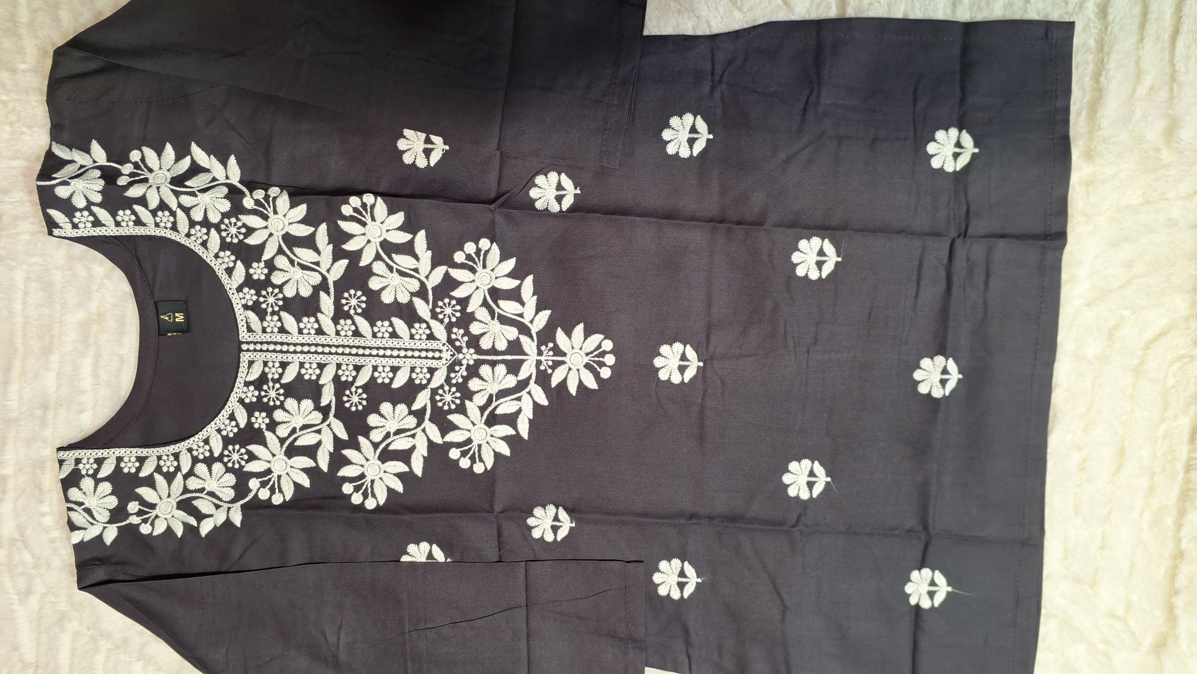 Geay Lakhnavi Embroidered Kurti/ top