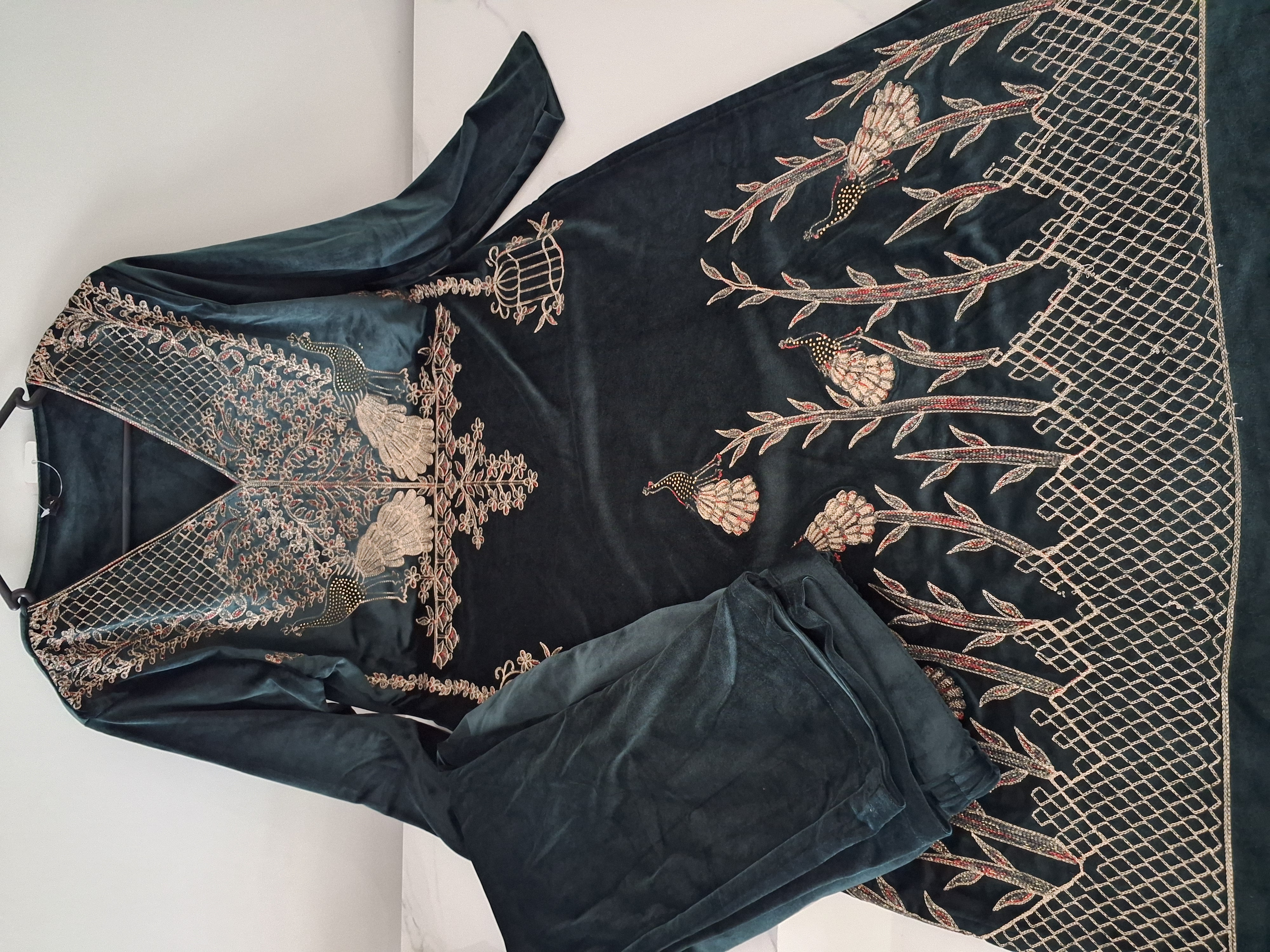 Heavy velvet suit, size 42 ready 