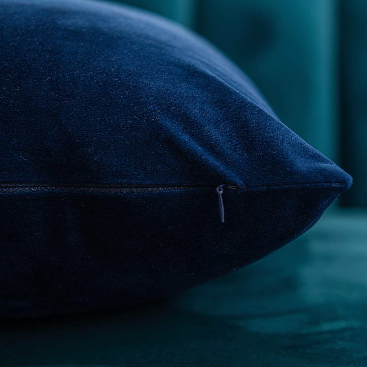 Dezene - Fundas para almohada de 41 x 41 centímetros, para sofá, color azul marino: Paquete de 2 fundas cuadradas de terciopelo suave para almohada, para decoración del hogar