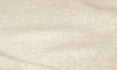 Petite robe à fines bretelles réglables 