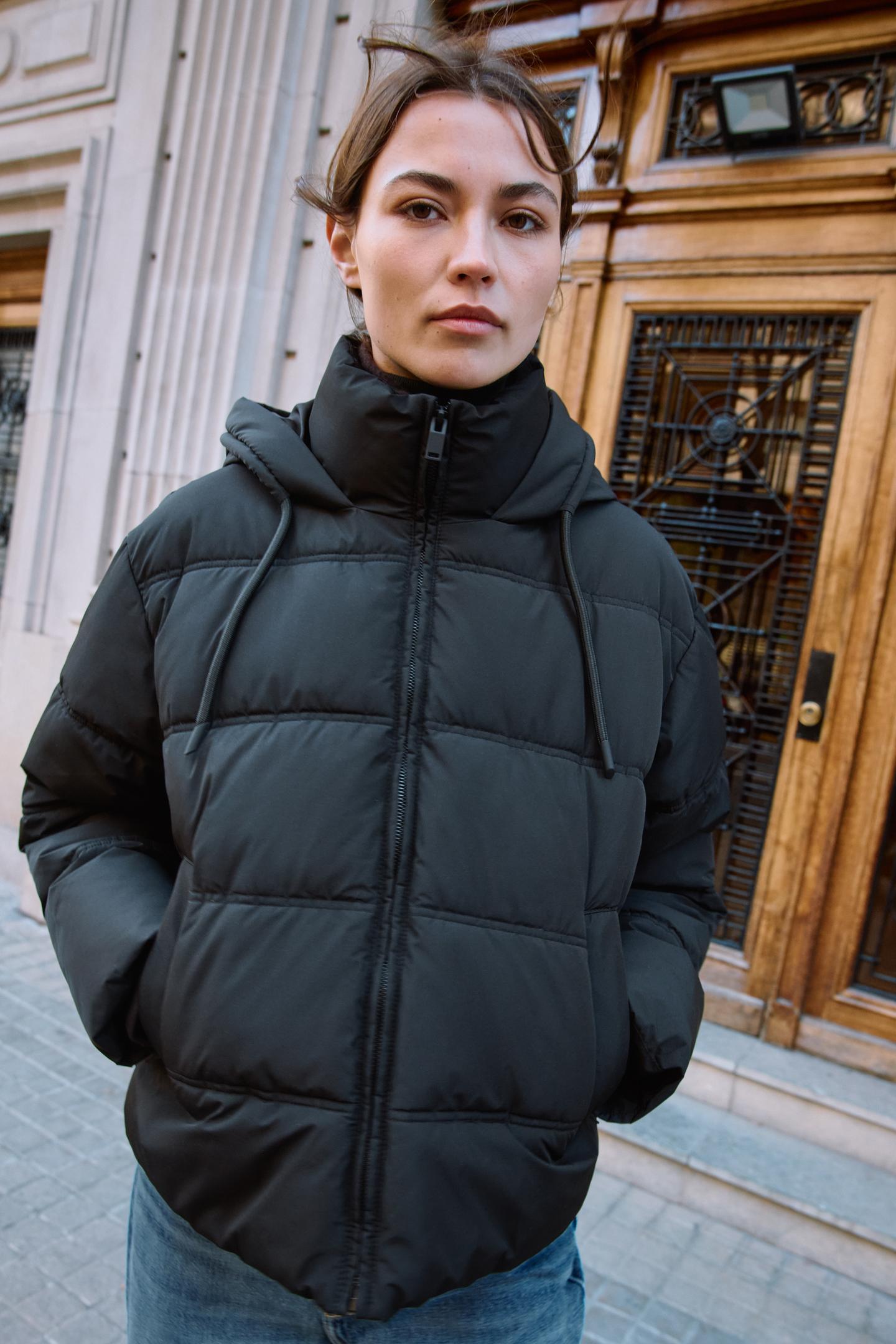 Stylish Women’s Short Hooded Water-Repellent Anorak 