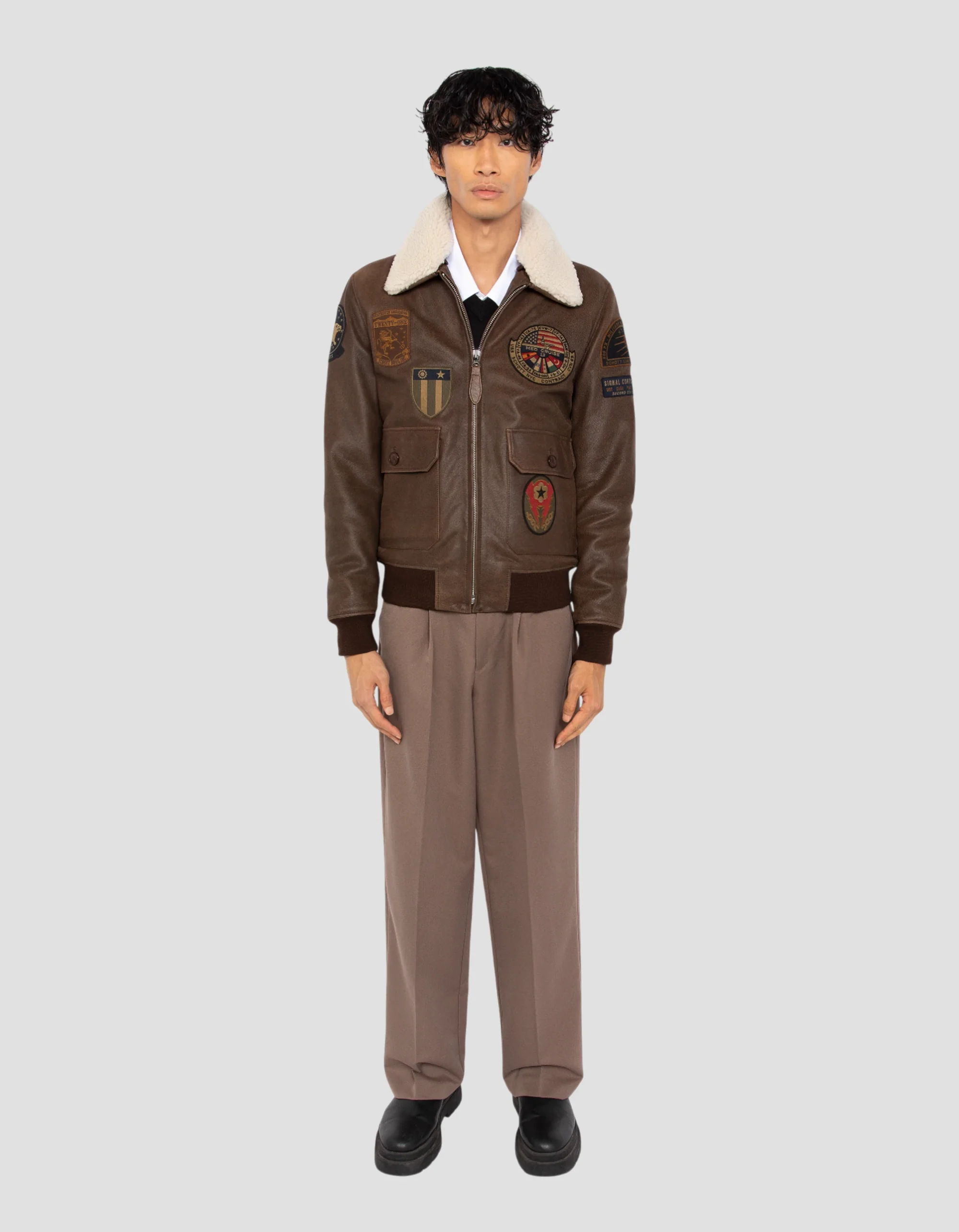 Men’s Vintage Badgé Brown Leather Aviator Jacket | Rugged, Timeless & Premium Craft