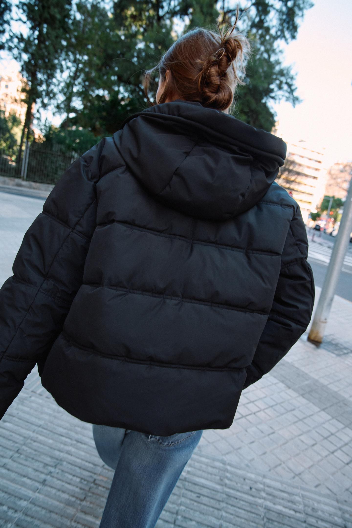 Stylish Women’s Short Hooded Water-Repellent Anorak 