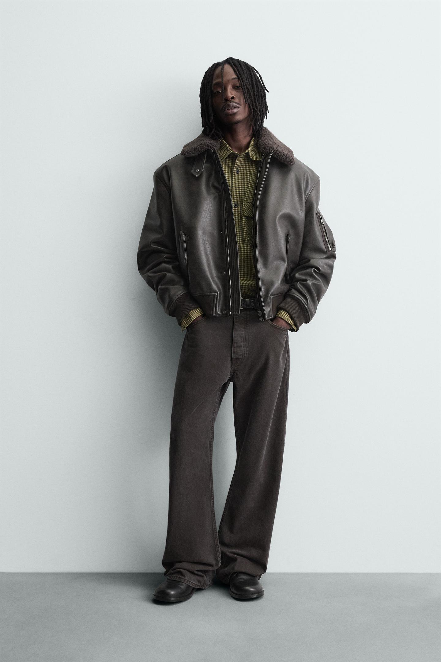 Stylish, Versatile & Modern Men’s Real Leather Jacket with Removable Fur Collar 