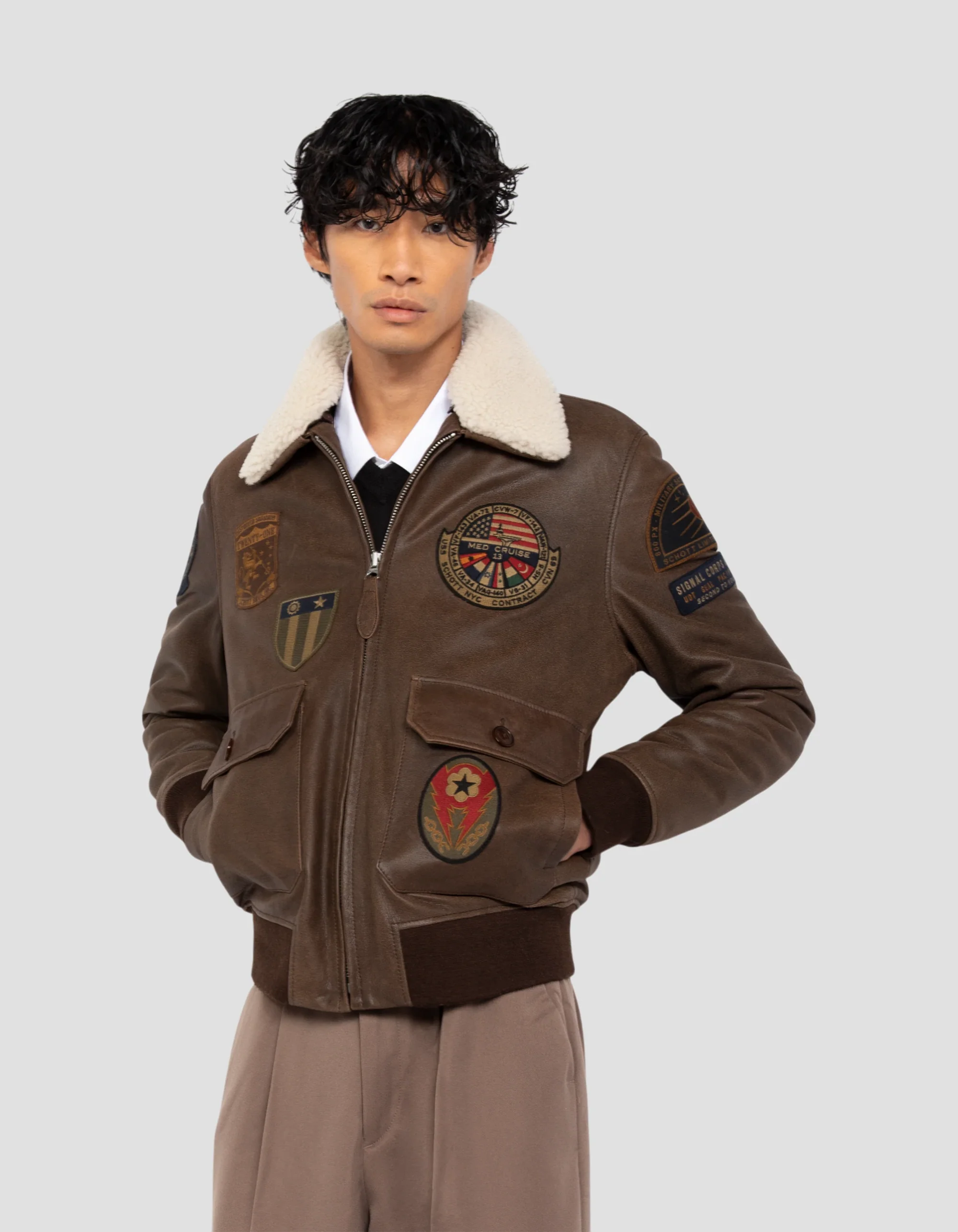 Men’s Vintage Badgé Brown Leather Aviator Jacket | Rugged, Timeless & Premium Craft