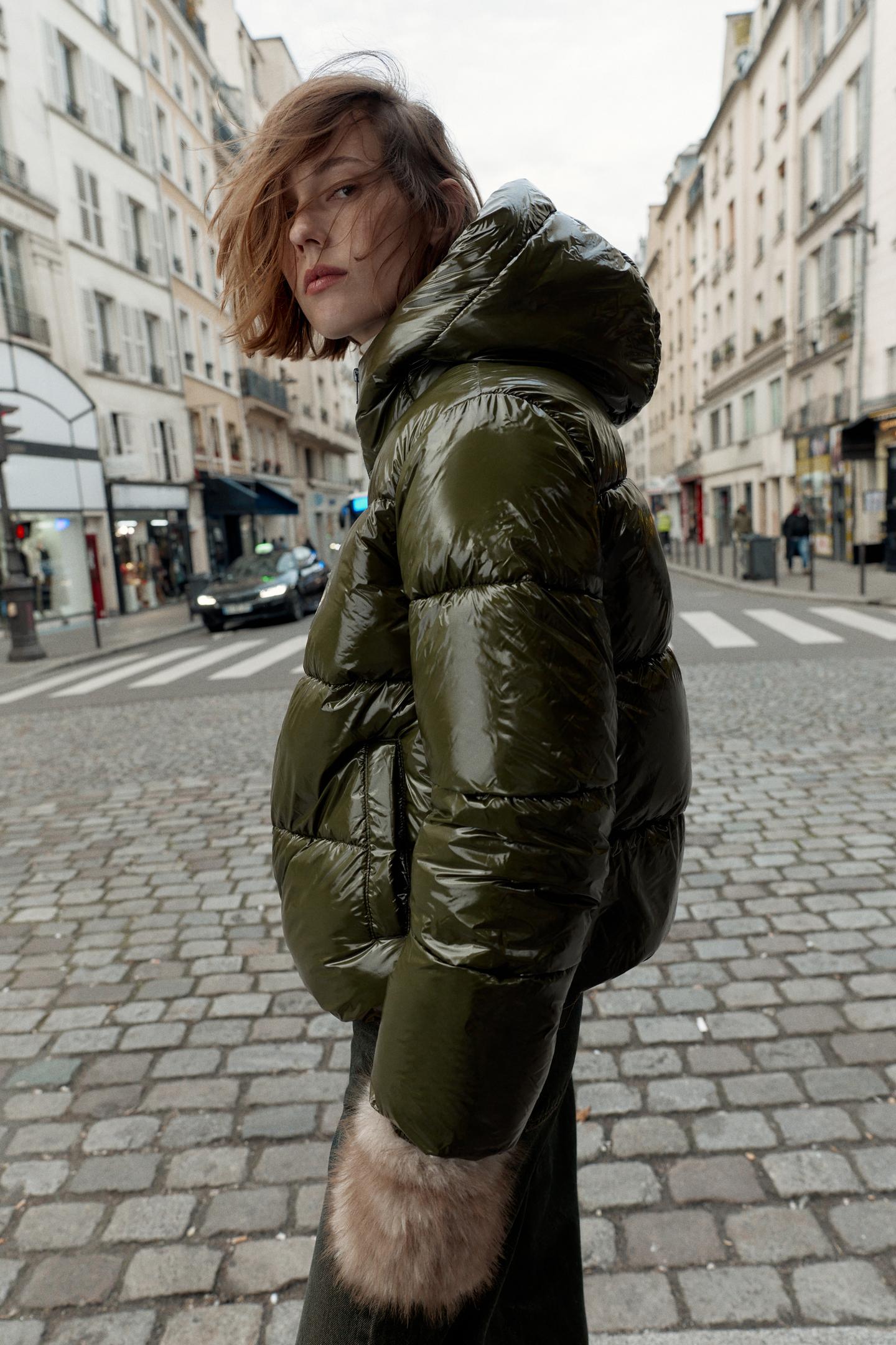 Warm & Weatherproof Women’s Glossy Water-Repellent & Windproof Anorak 