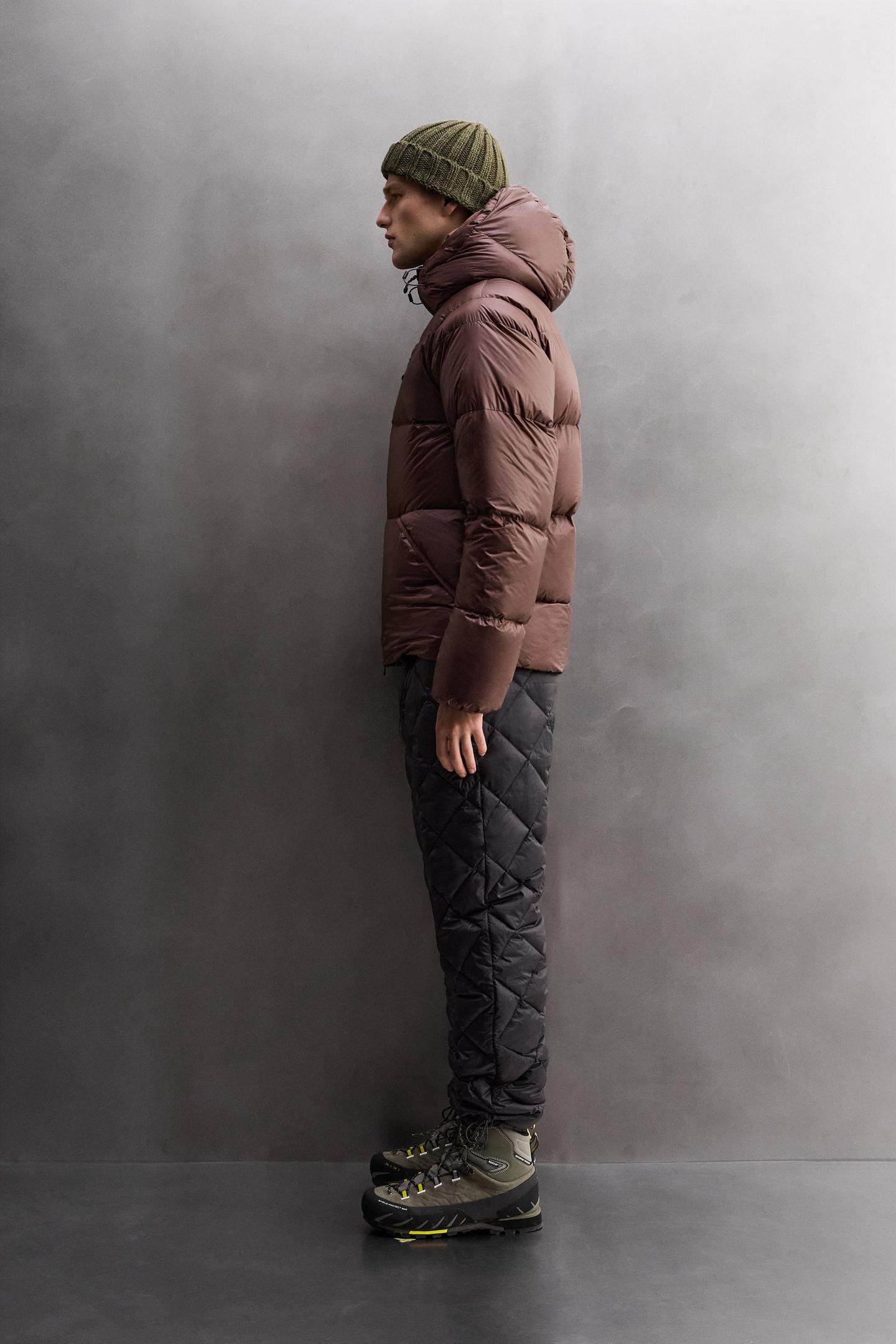  Warm & Stylish Men’s Burgundy Ski Puffer Jacket