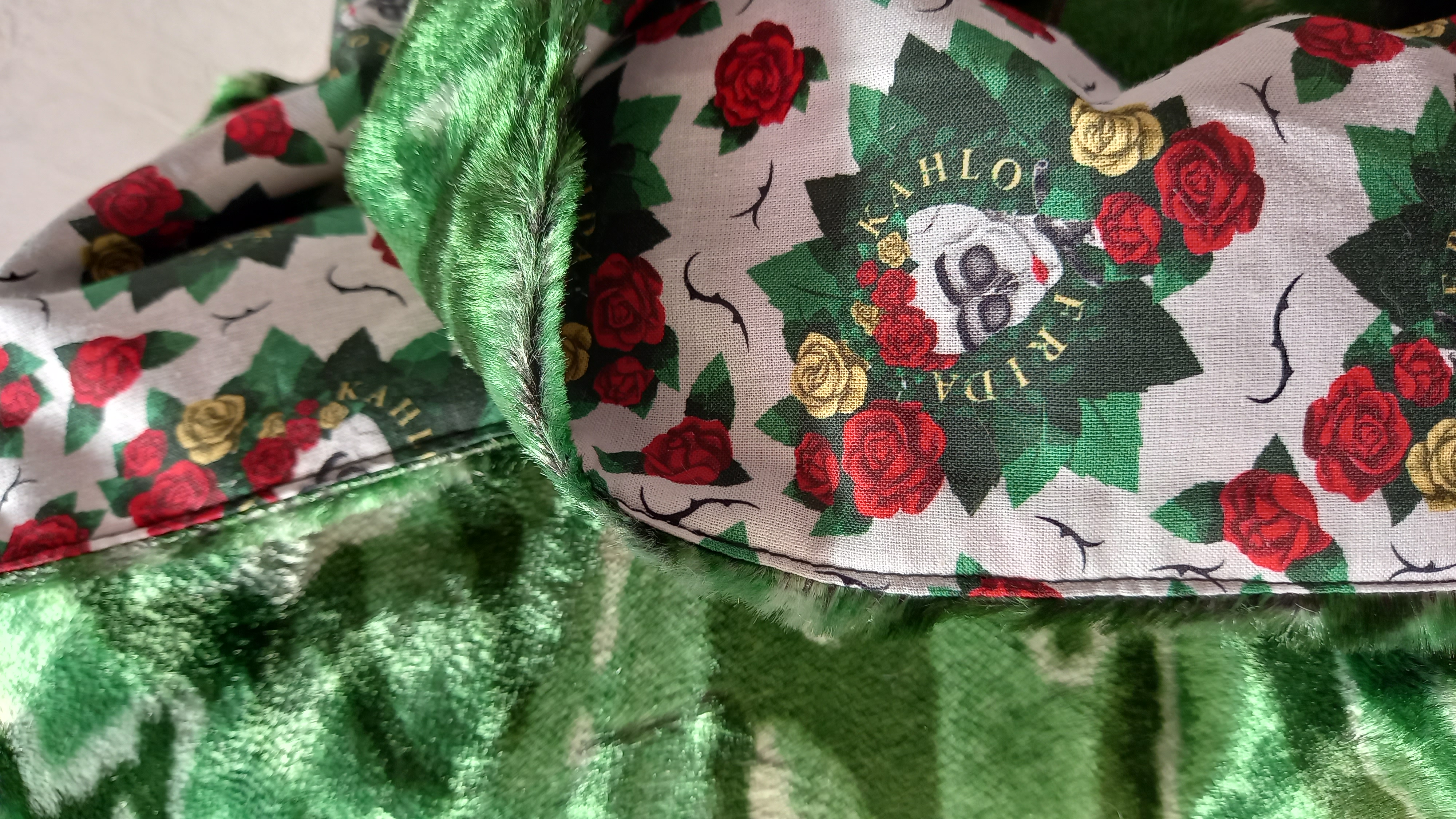 Écharpe-capuche Frida Kalho 