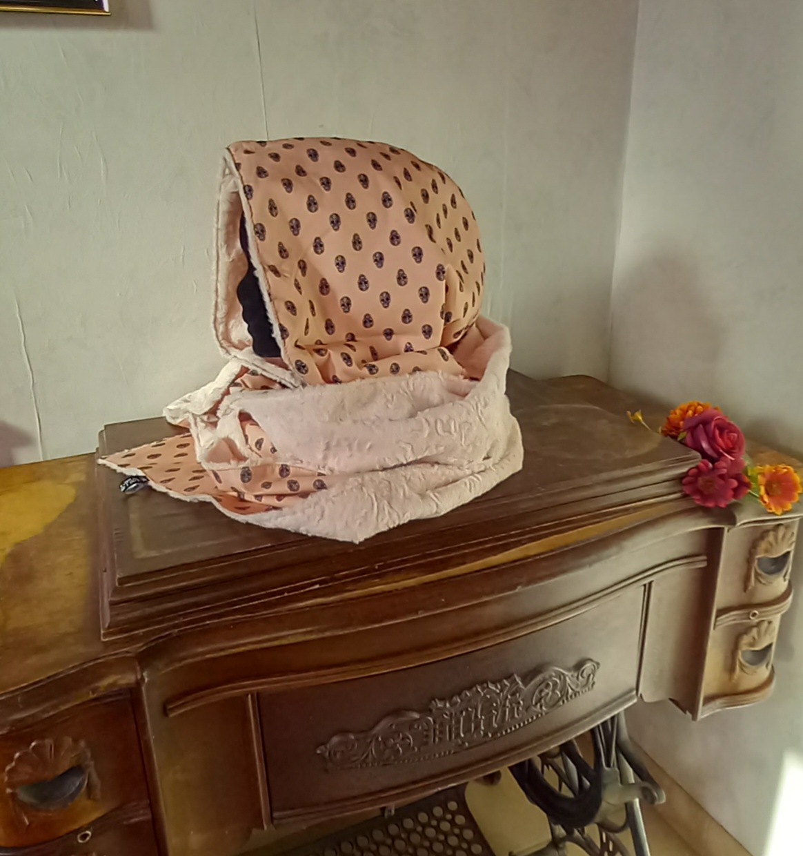 Écharpe-capuche tête de mort