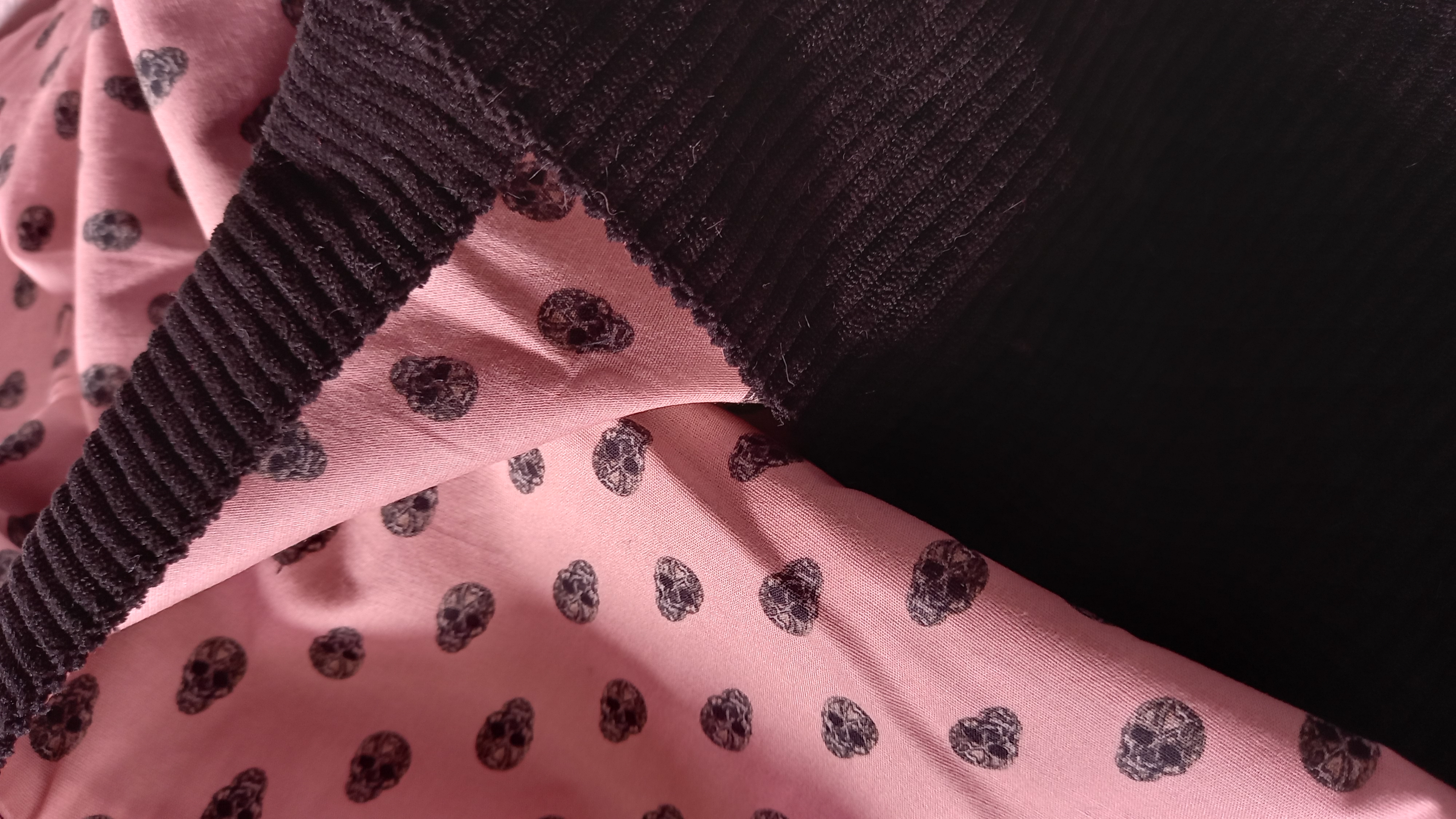 Écharpe-capuche tête de mort