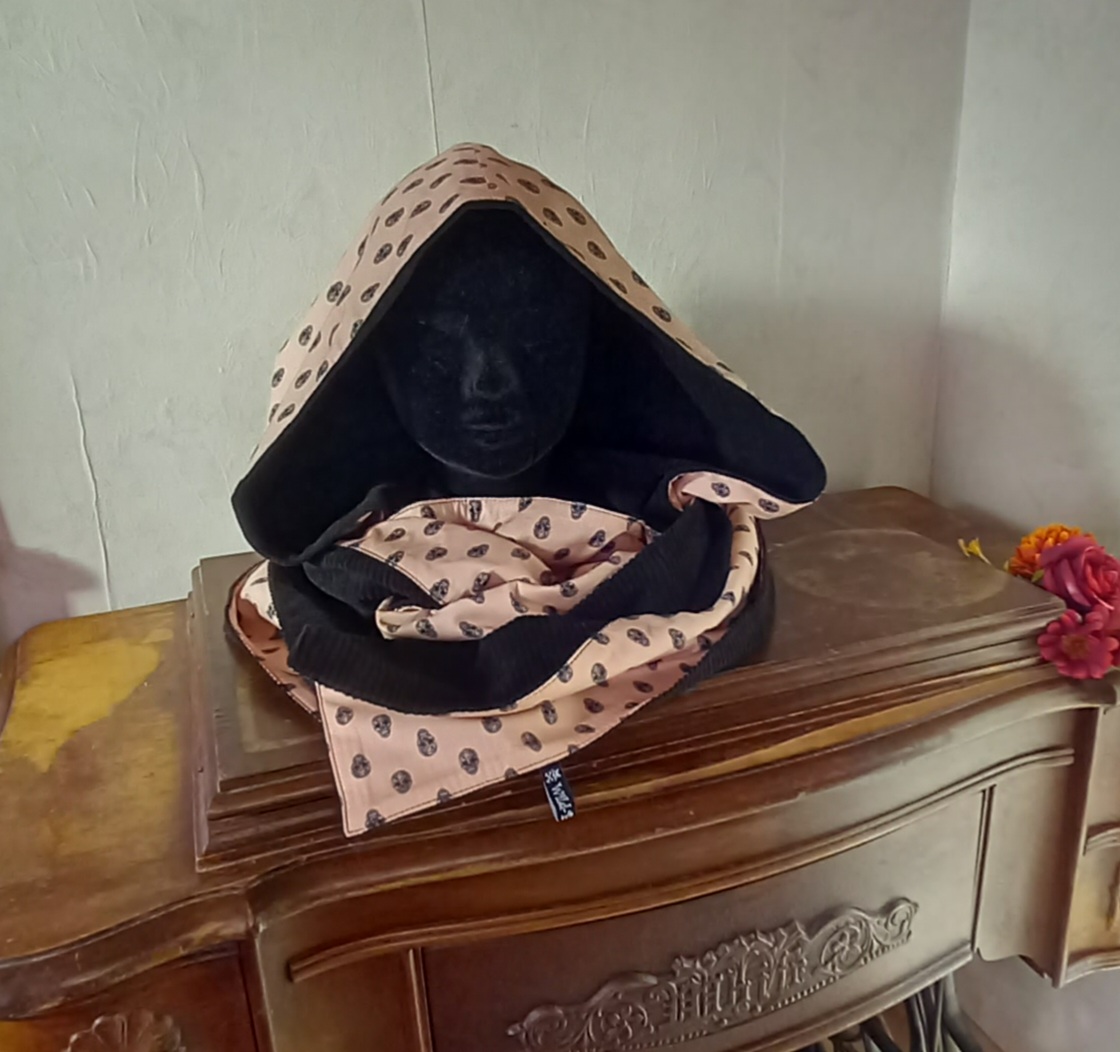 Écharpe-capuche tête de mort
