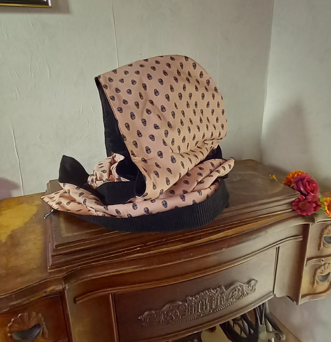 Écharpe-capuche tête de mort