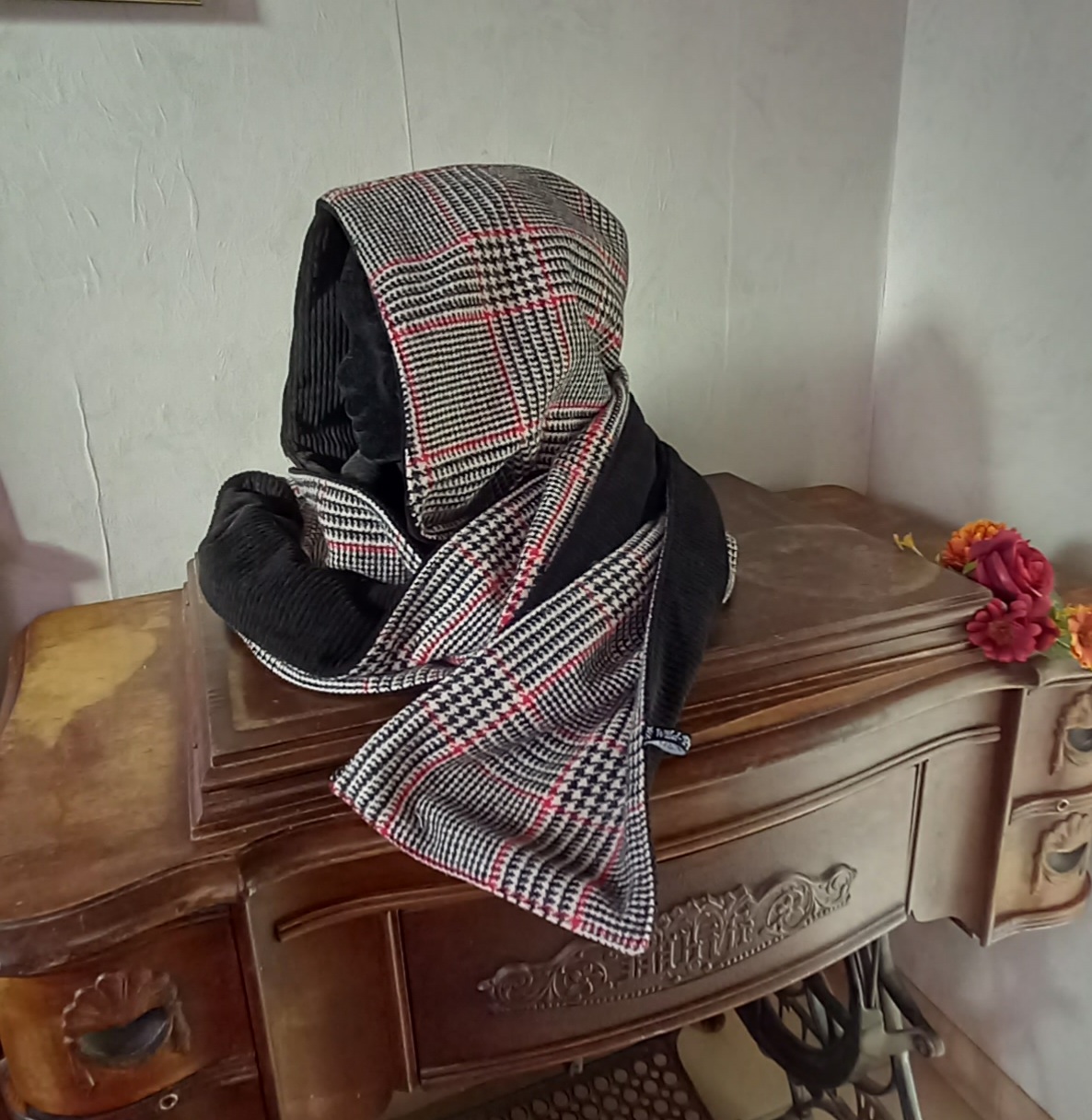 Écharpe-capuche à carreaux