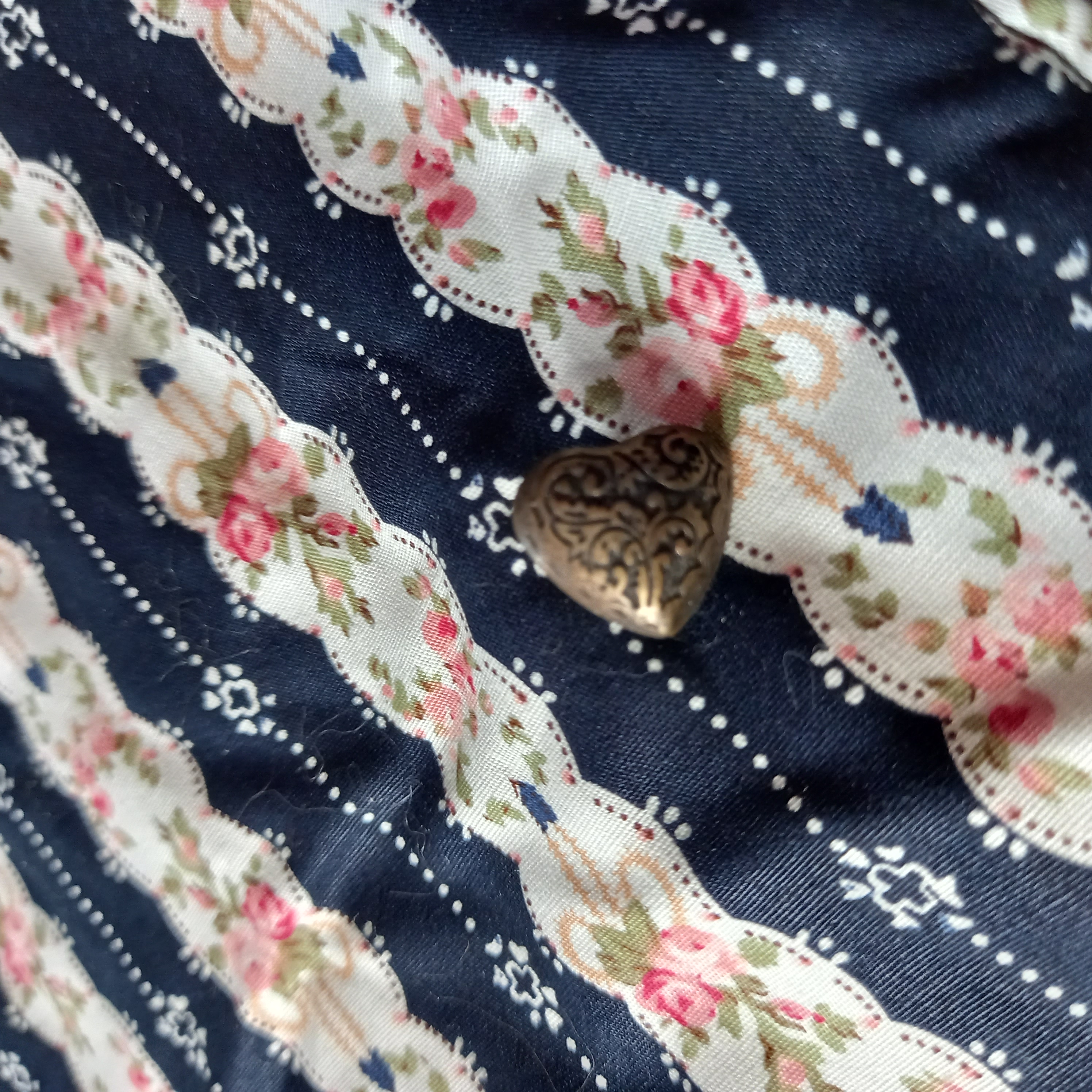 Mitaines fleuries rayées 