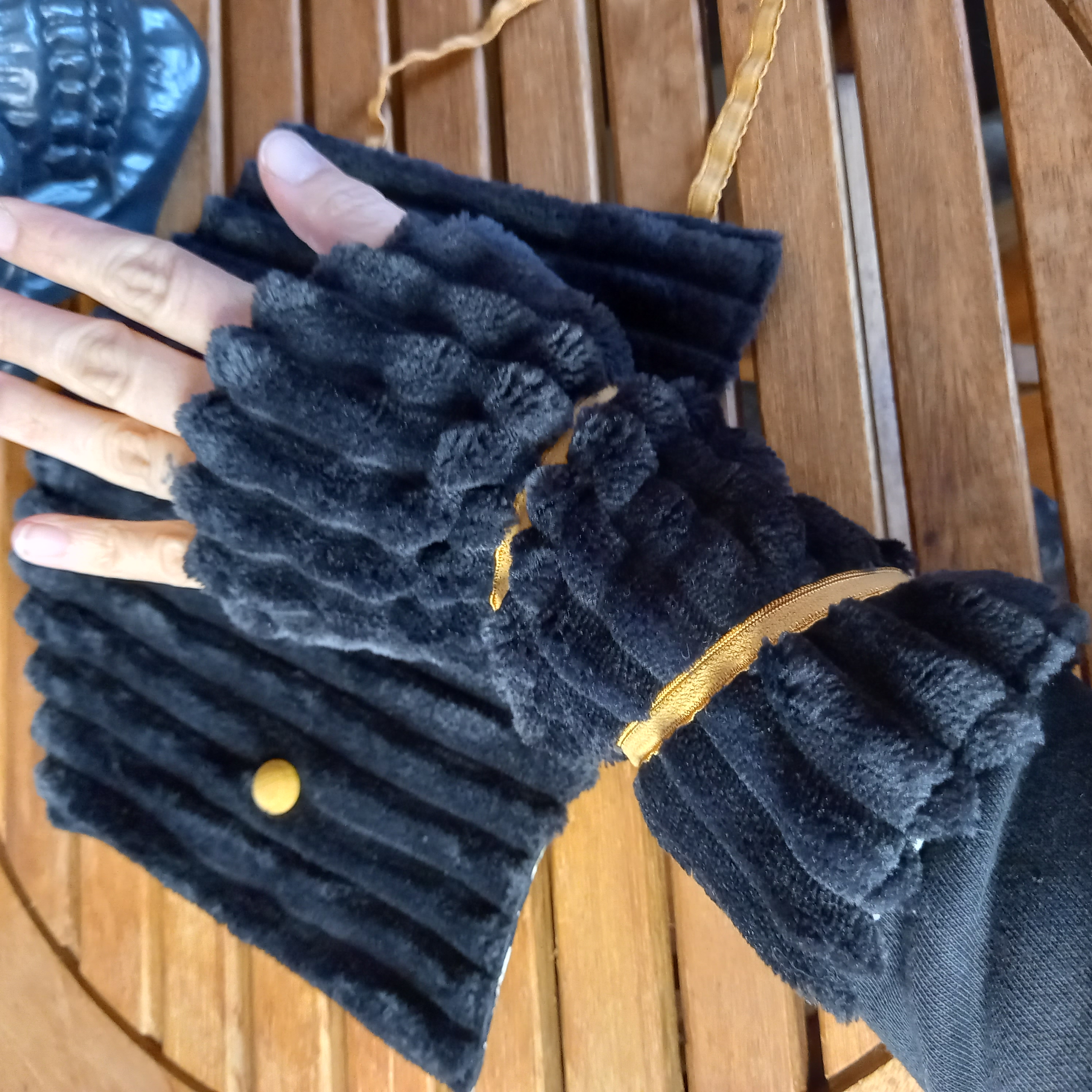 Mitaines fleuries rayées 