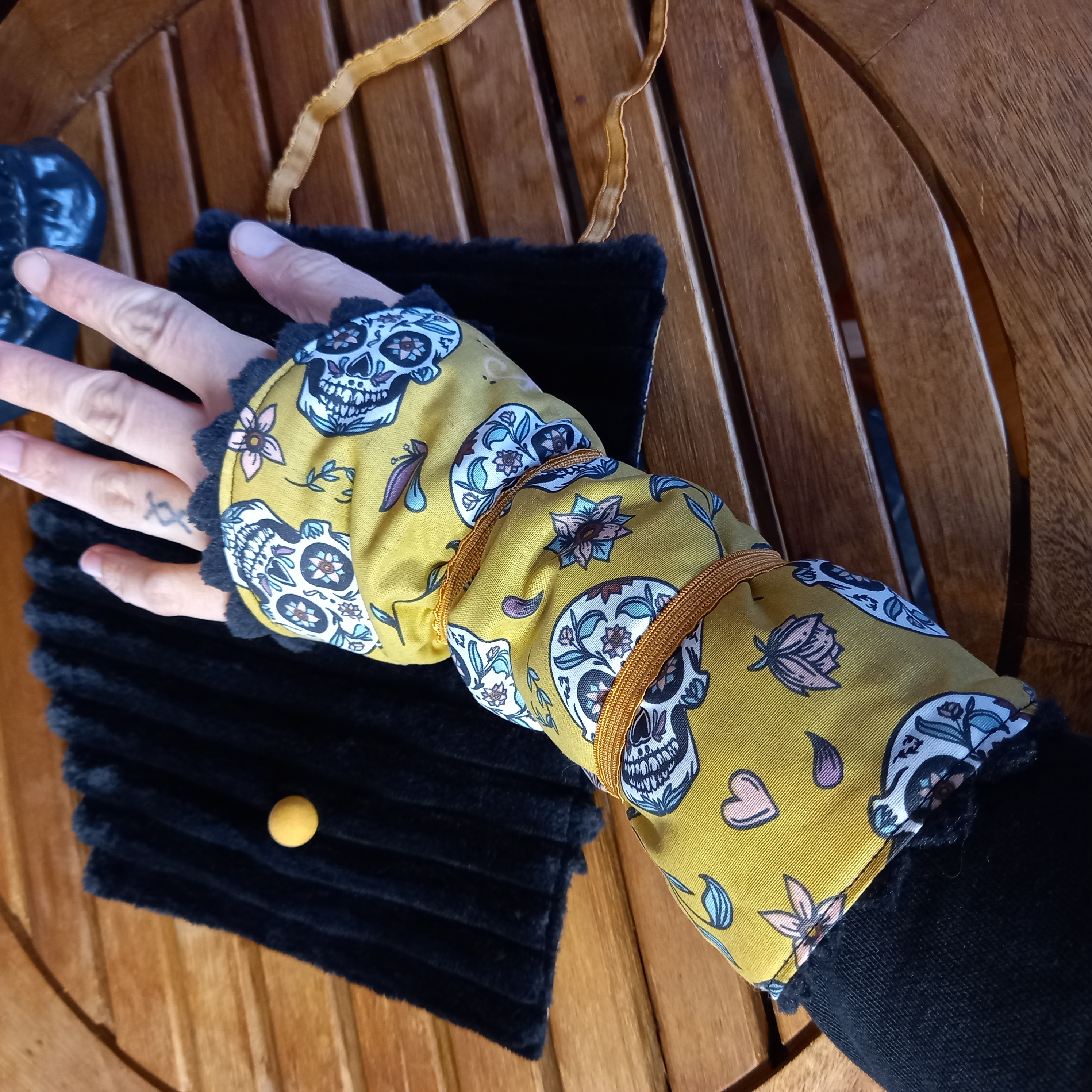 Mitaines santa muerta jaune