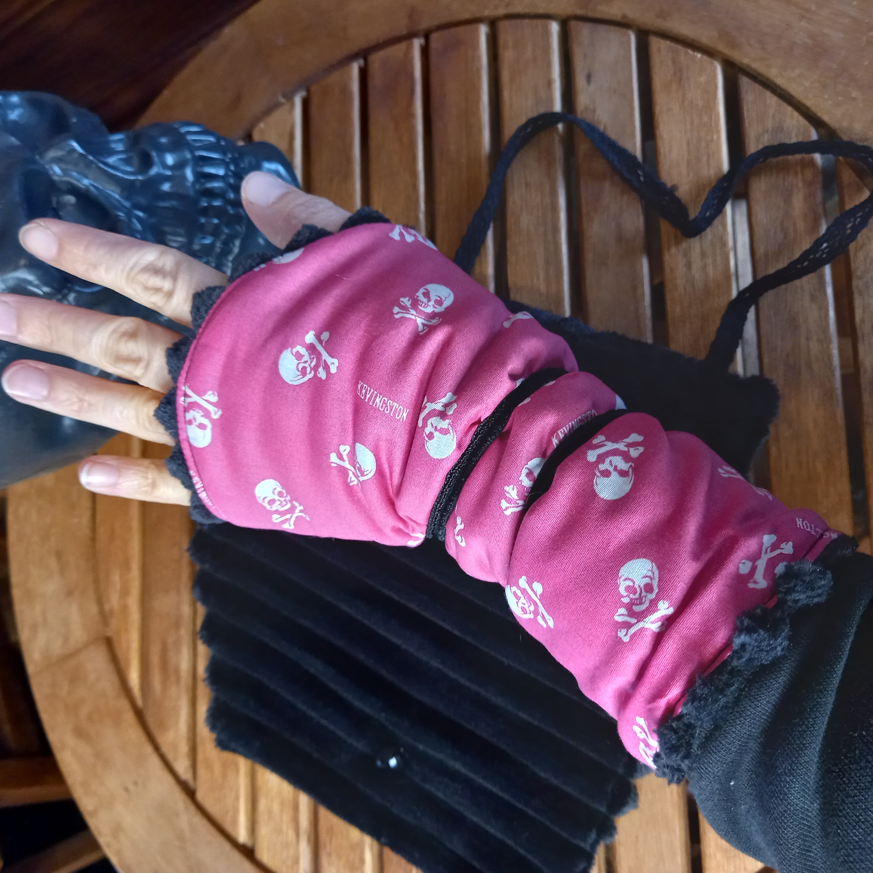 Mitaines skull roses