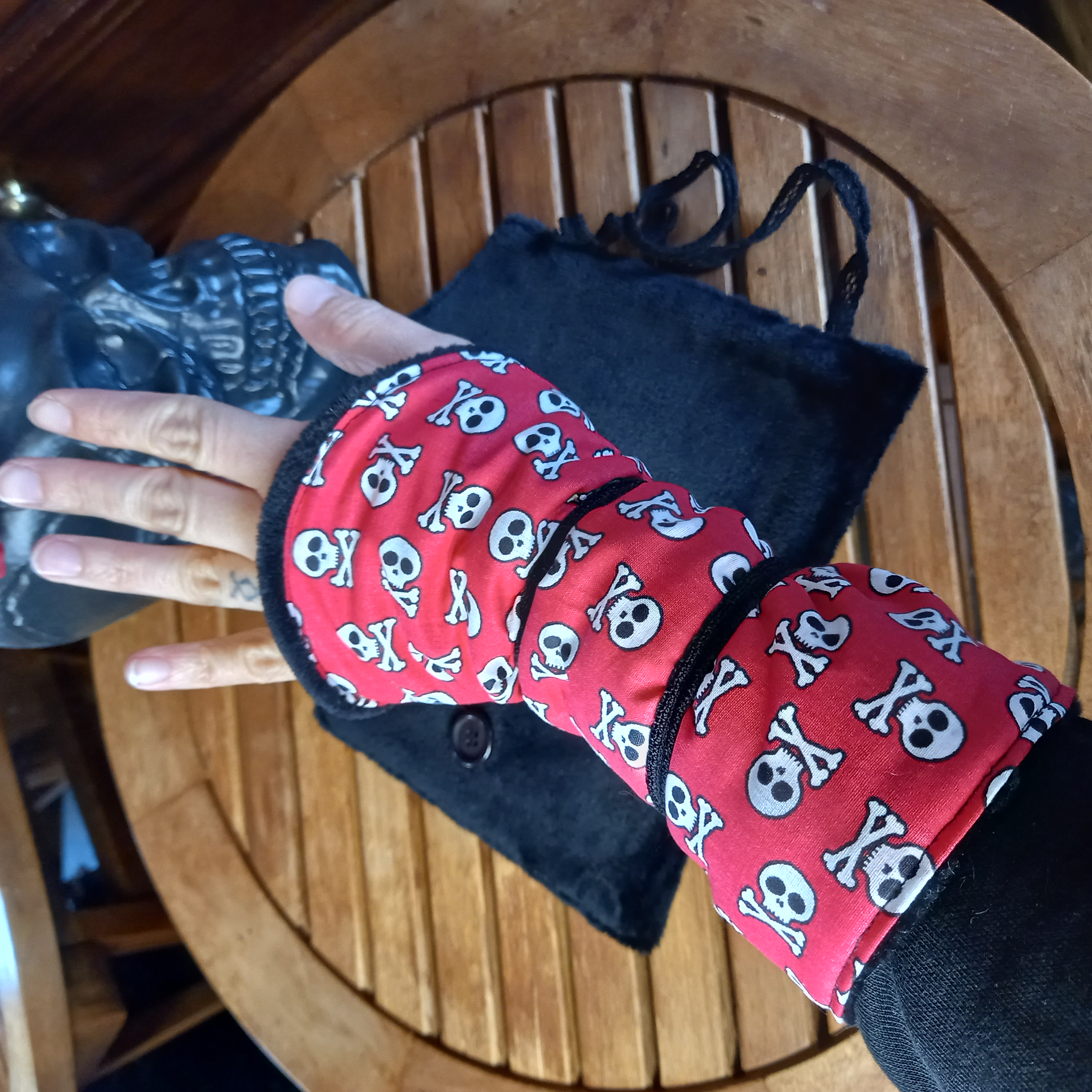 Mitaines skull rouges