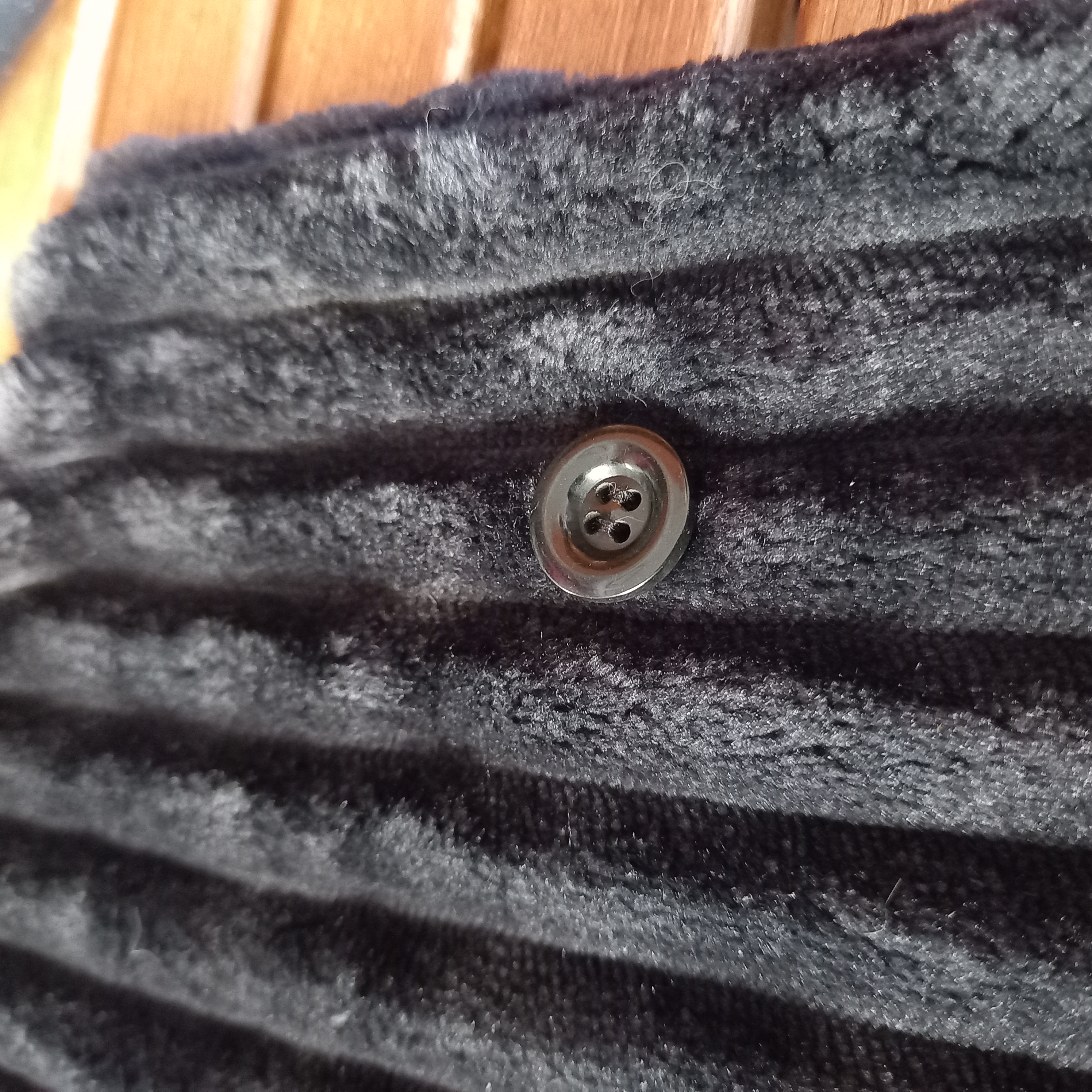 Mitaines tacheté violet et noir