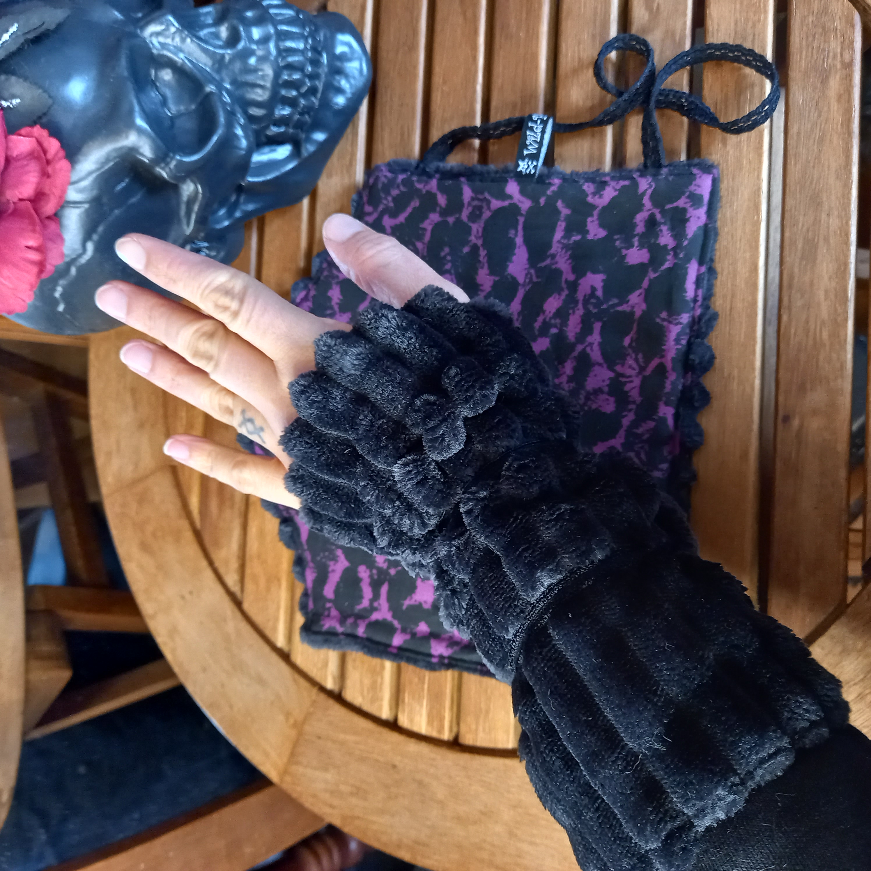 Mitaines tacheté violet et noir