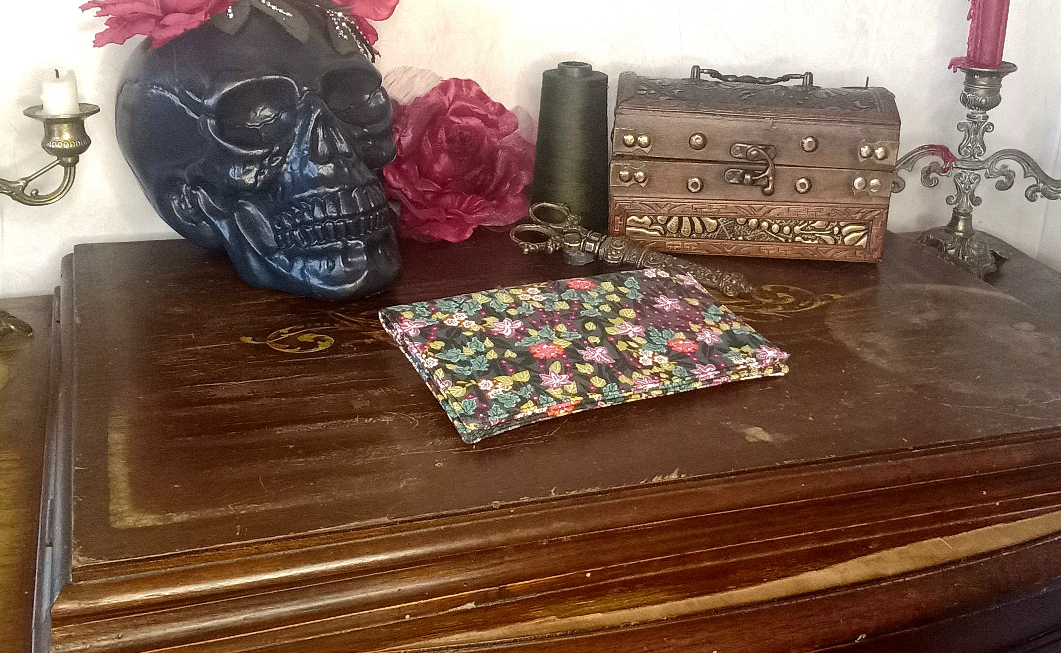 Porte chéquier fleuri kaki rose