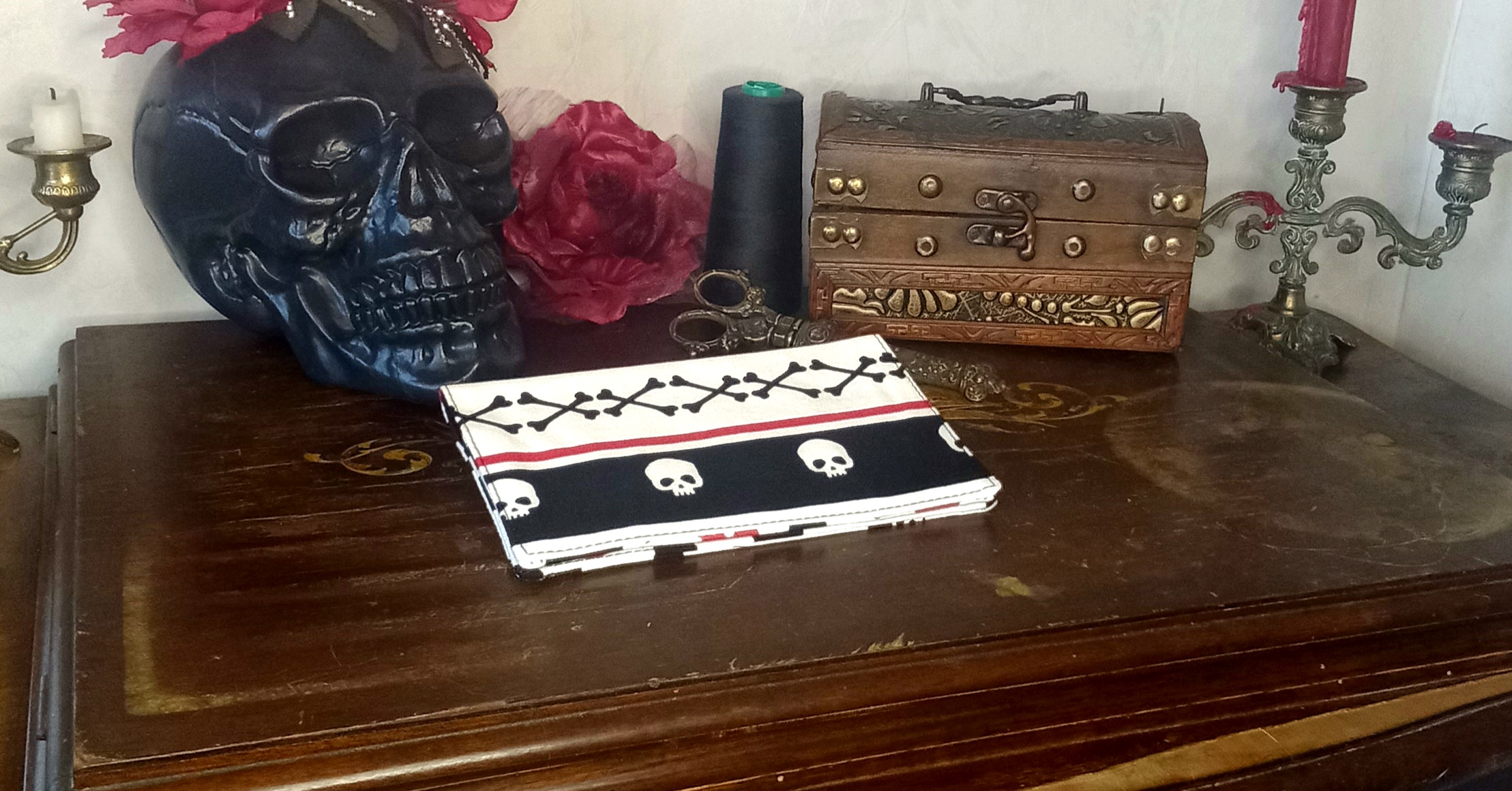 Porte chéquier skull blanc/rouge et noir