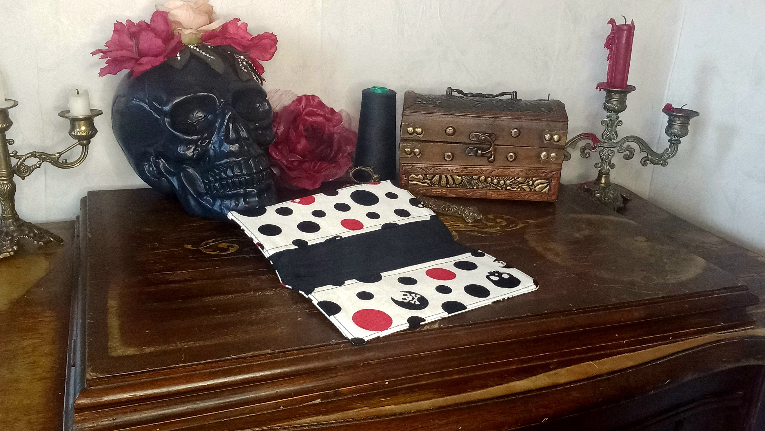 Porte chéquier skull blanc/rouge et noir