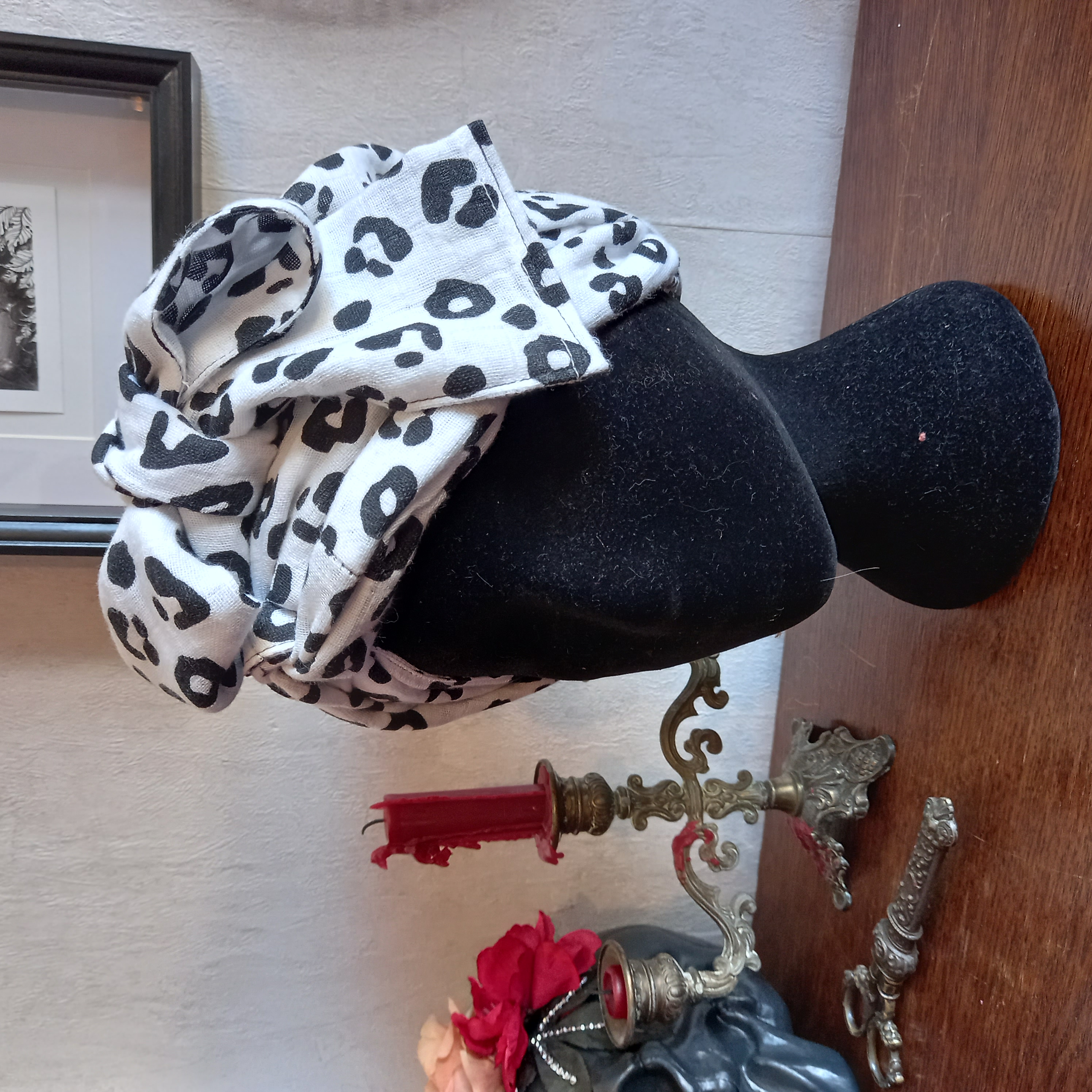 Turban léopard noir et blanc