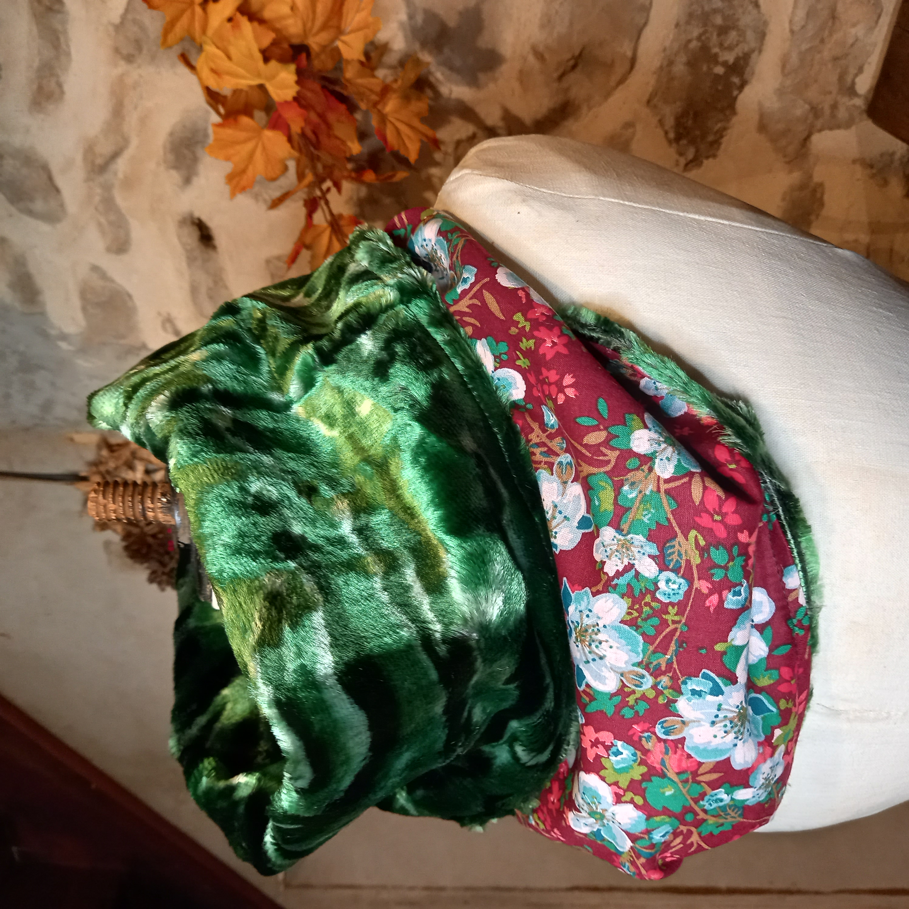 Mega snood capuche fleurs et fausse fourrure verte