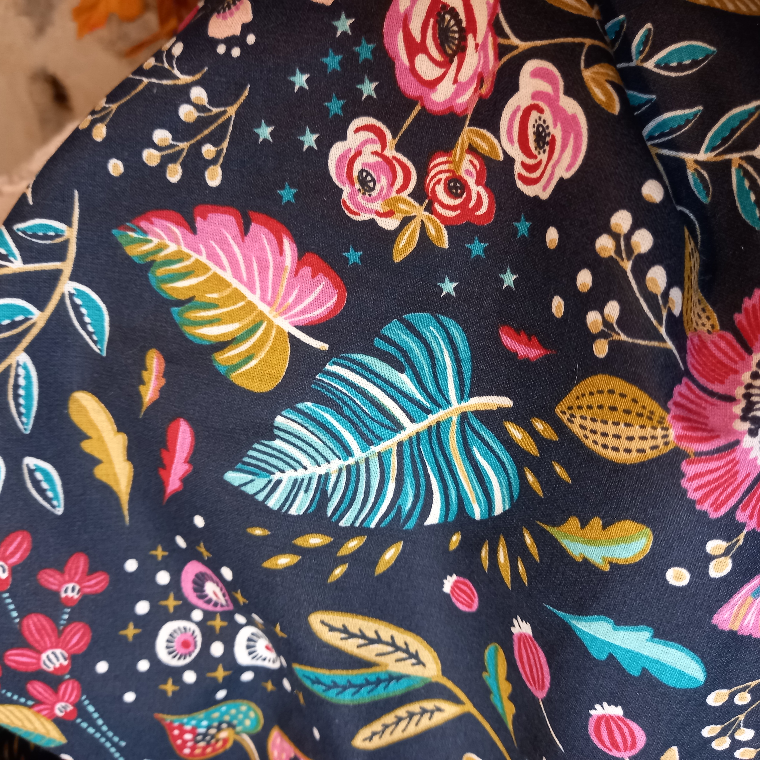 Mega snood capuche fleuri et tout doux léopard rose