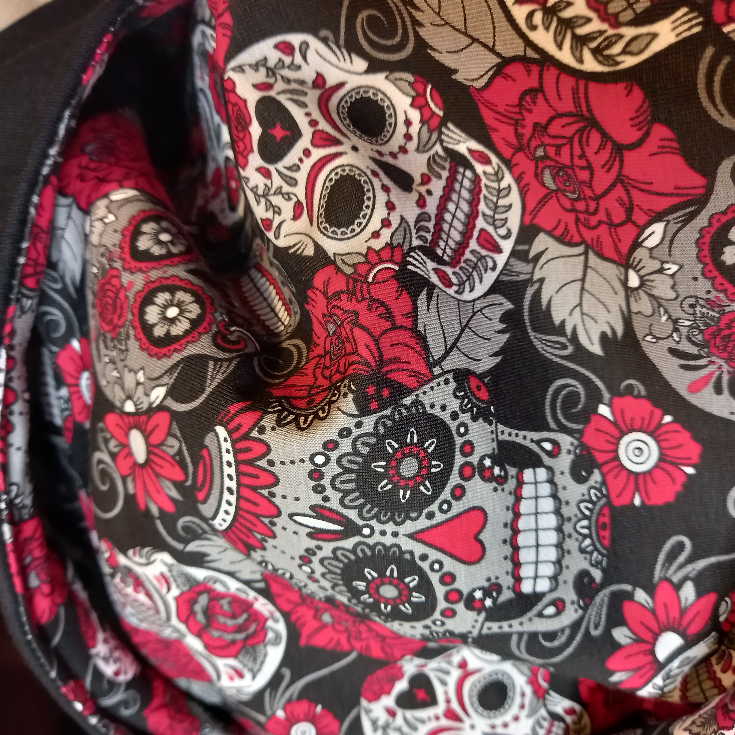 Mega snood capuche skull sweat noir