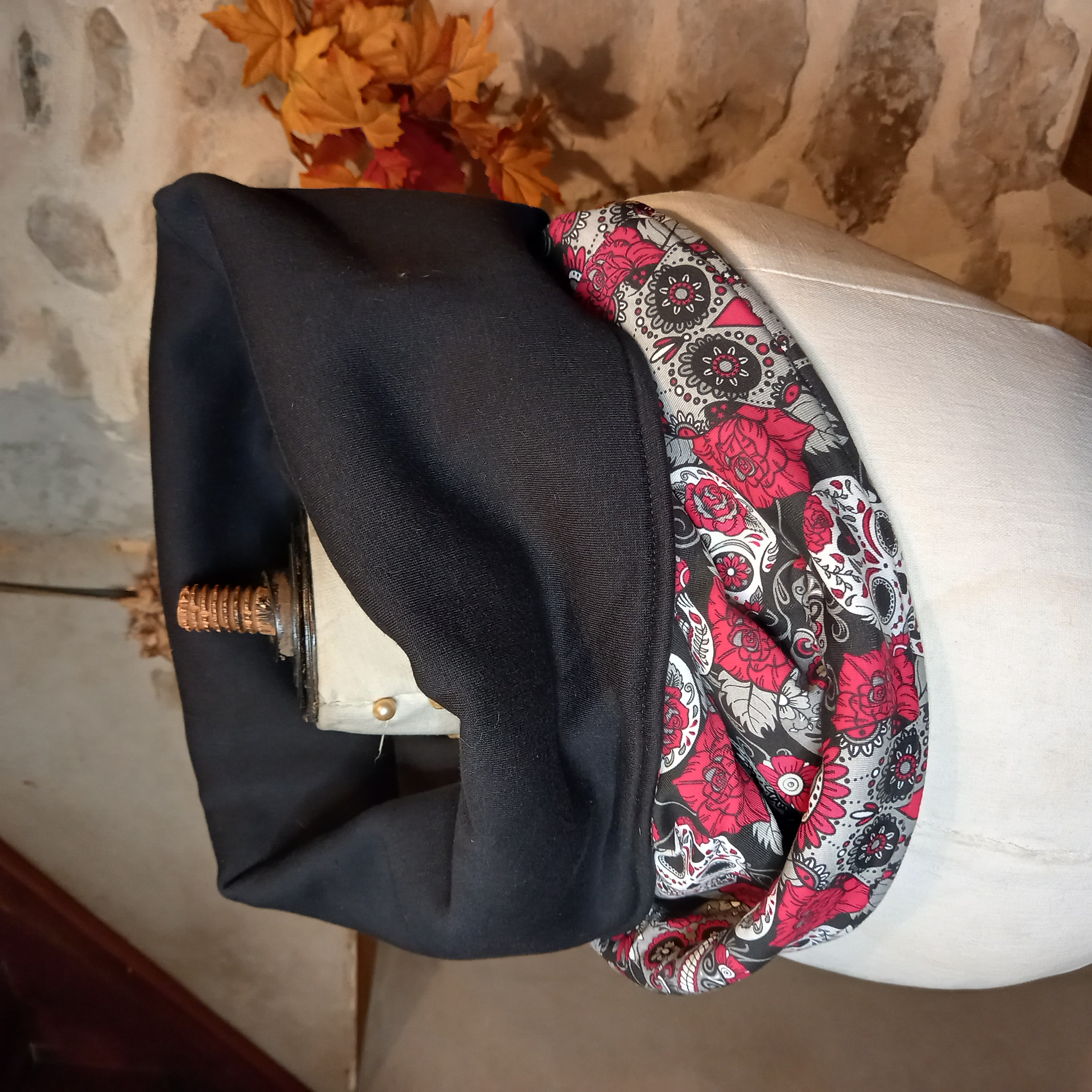 Mega snood capuche skull sweat noir