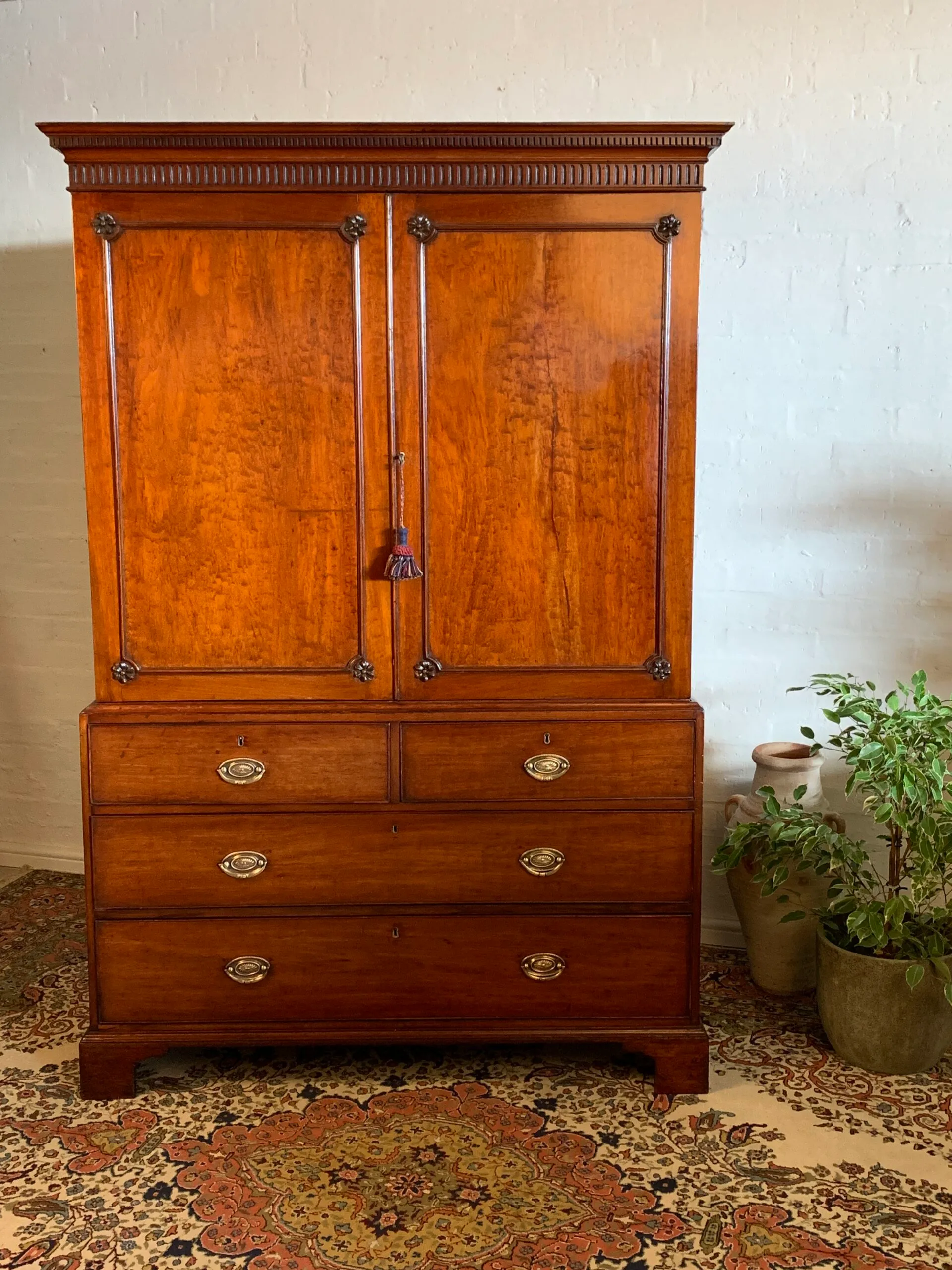 Georgian Mahogany Linen Press