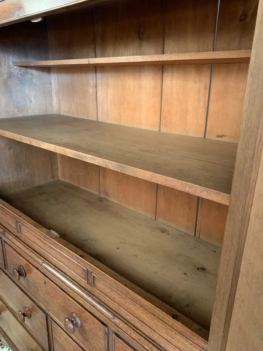 Oak Linen Press / Livery Cupboard