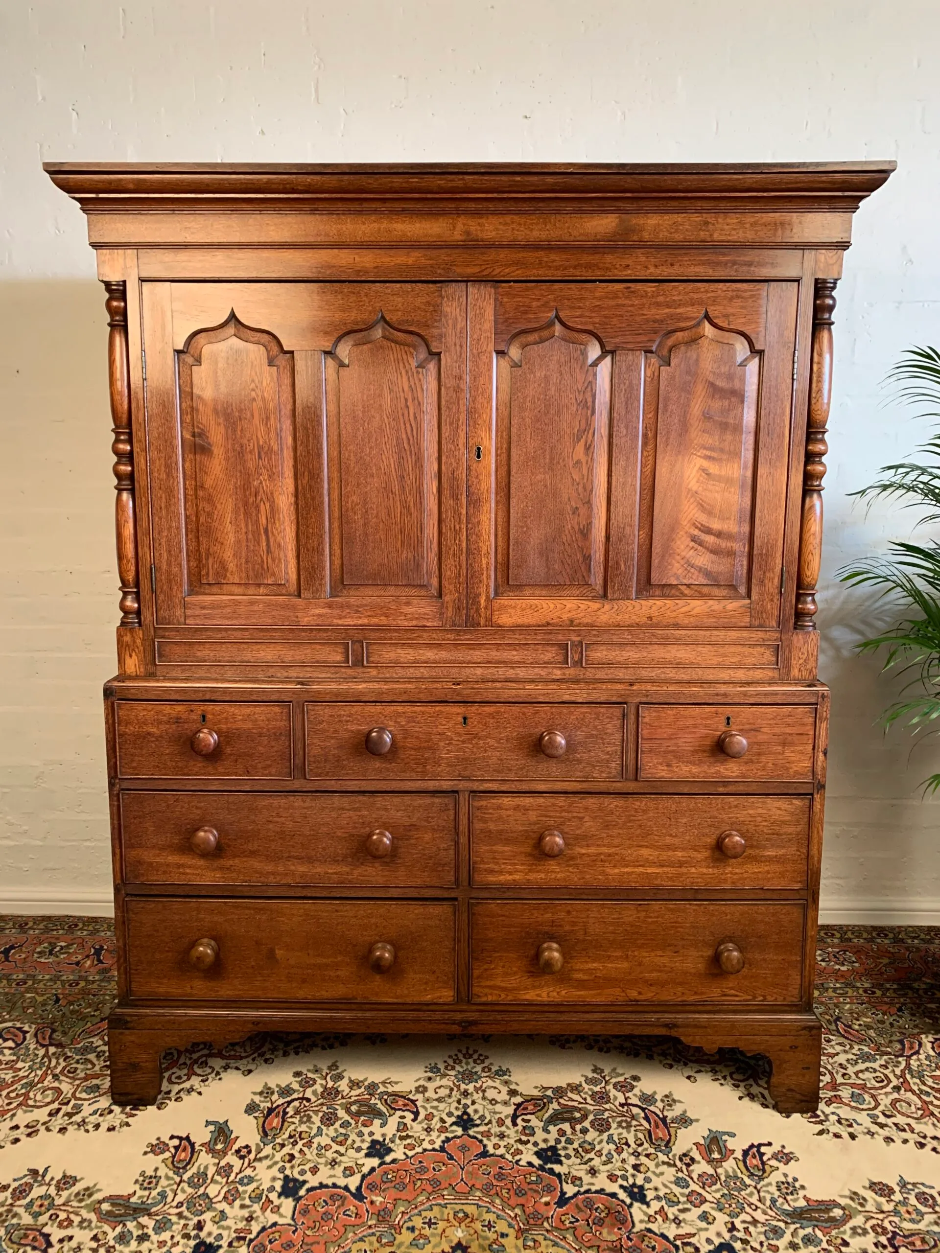 Oak Linen Press / Livery Cupboard