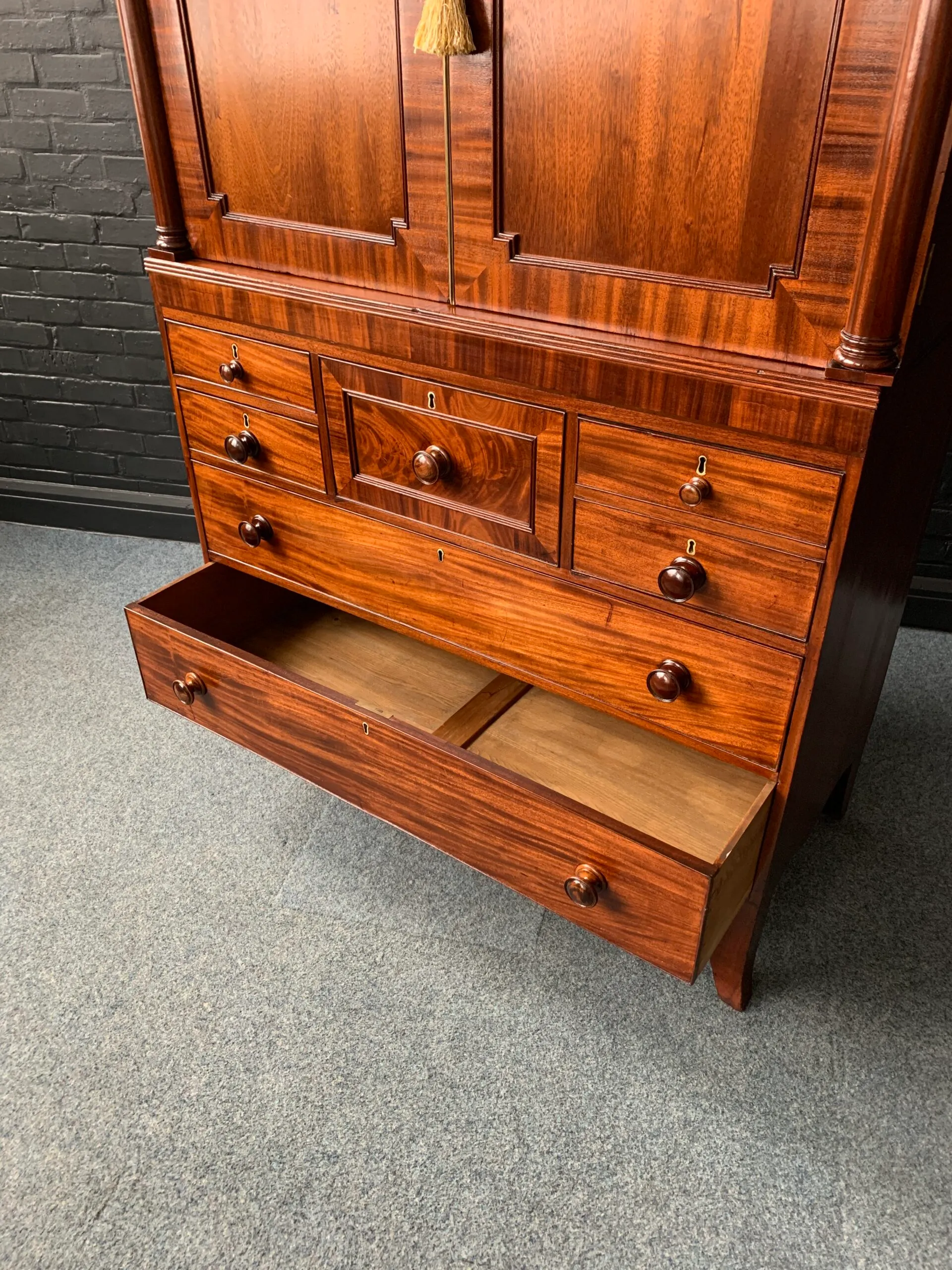 Regency Mahogany Linen Press